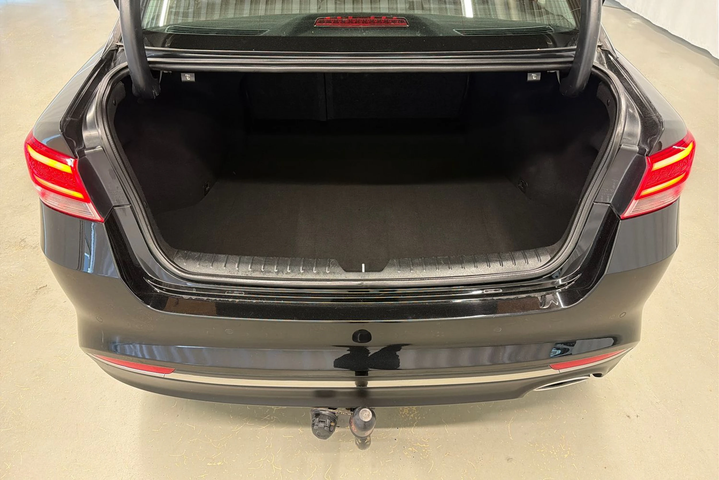 musta Kia Optima 2018 kuva 11.