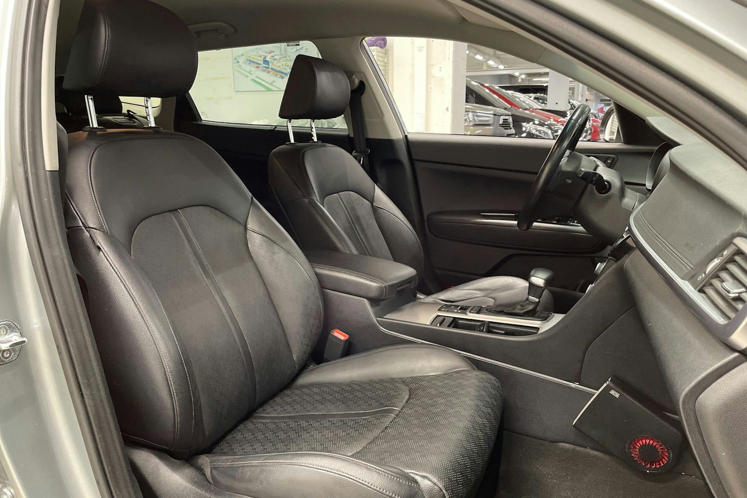 harmaa Kia Optima 2018 kuva 29.