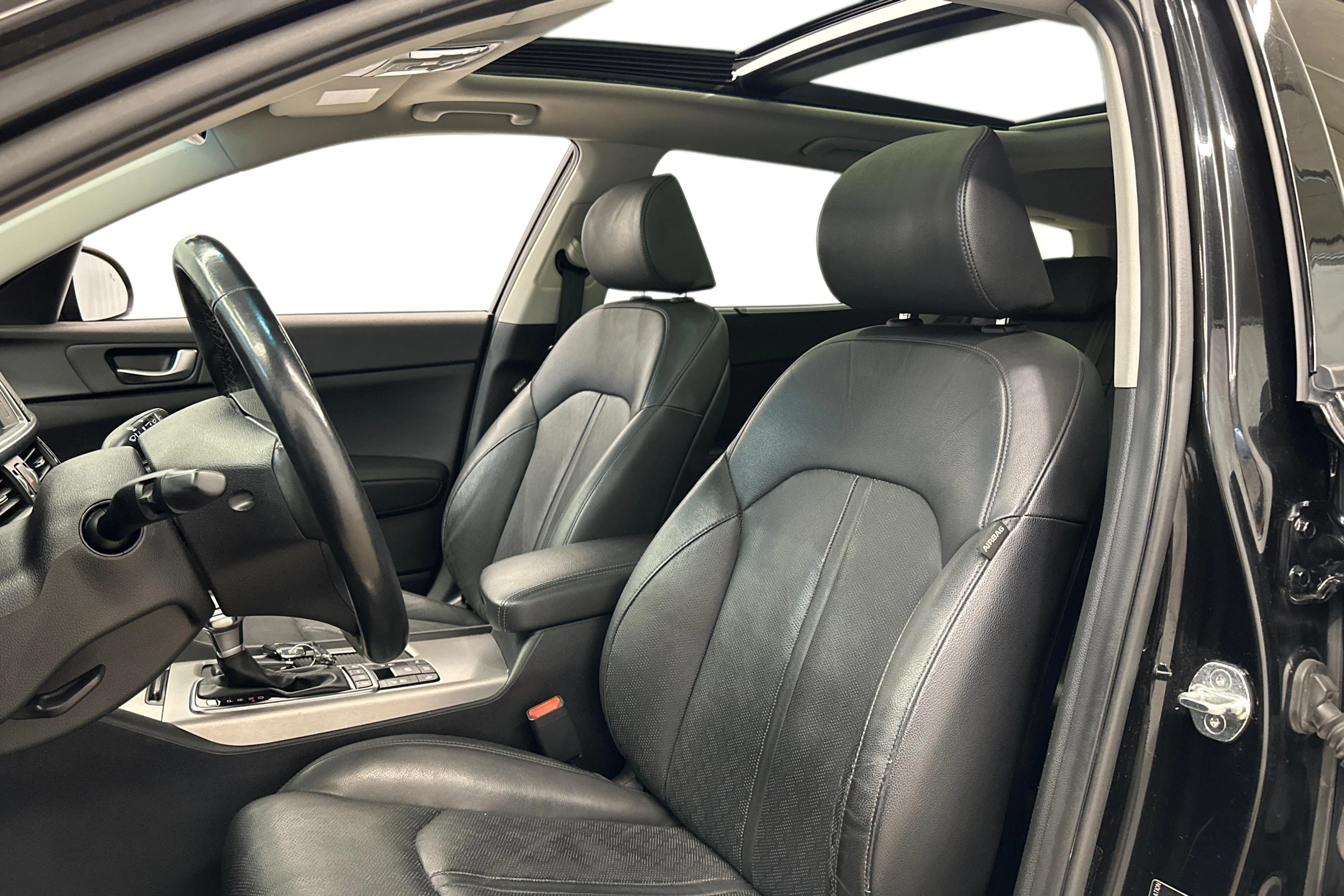musta Kia Optima 2018 kuva 6.
