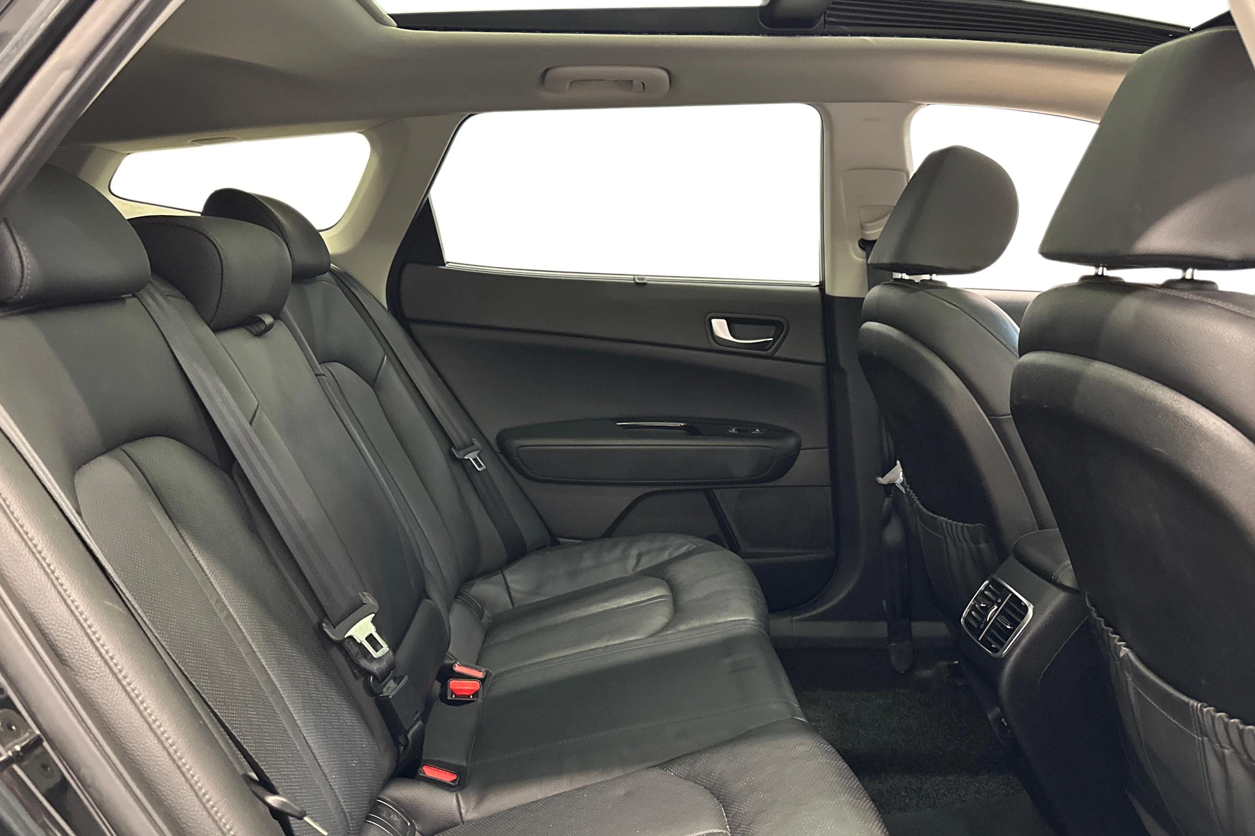 musta Kia Optima 2018 kuva 9.