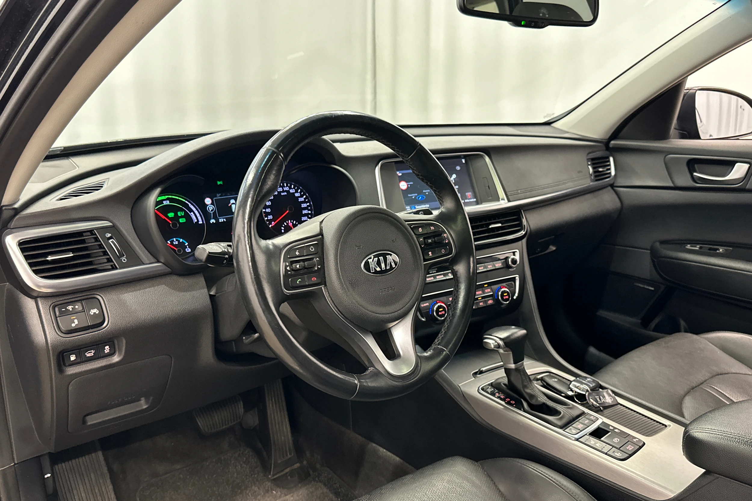 musta Kia Optima 2018 kuva 10.