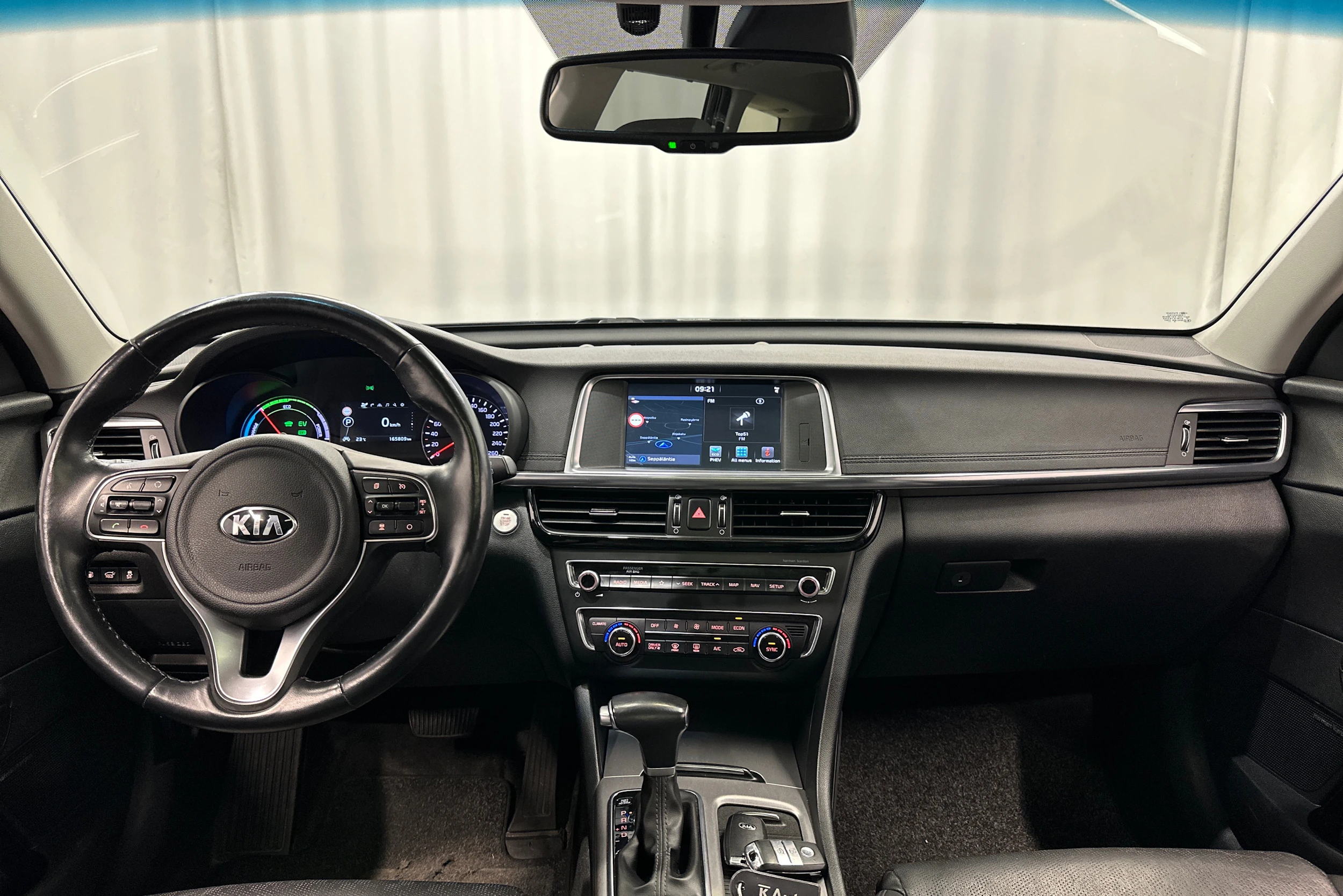 musta Kia Optima 2018 kuva 11.