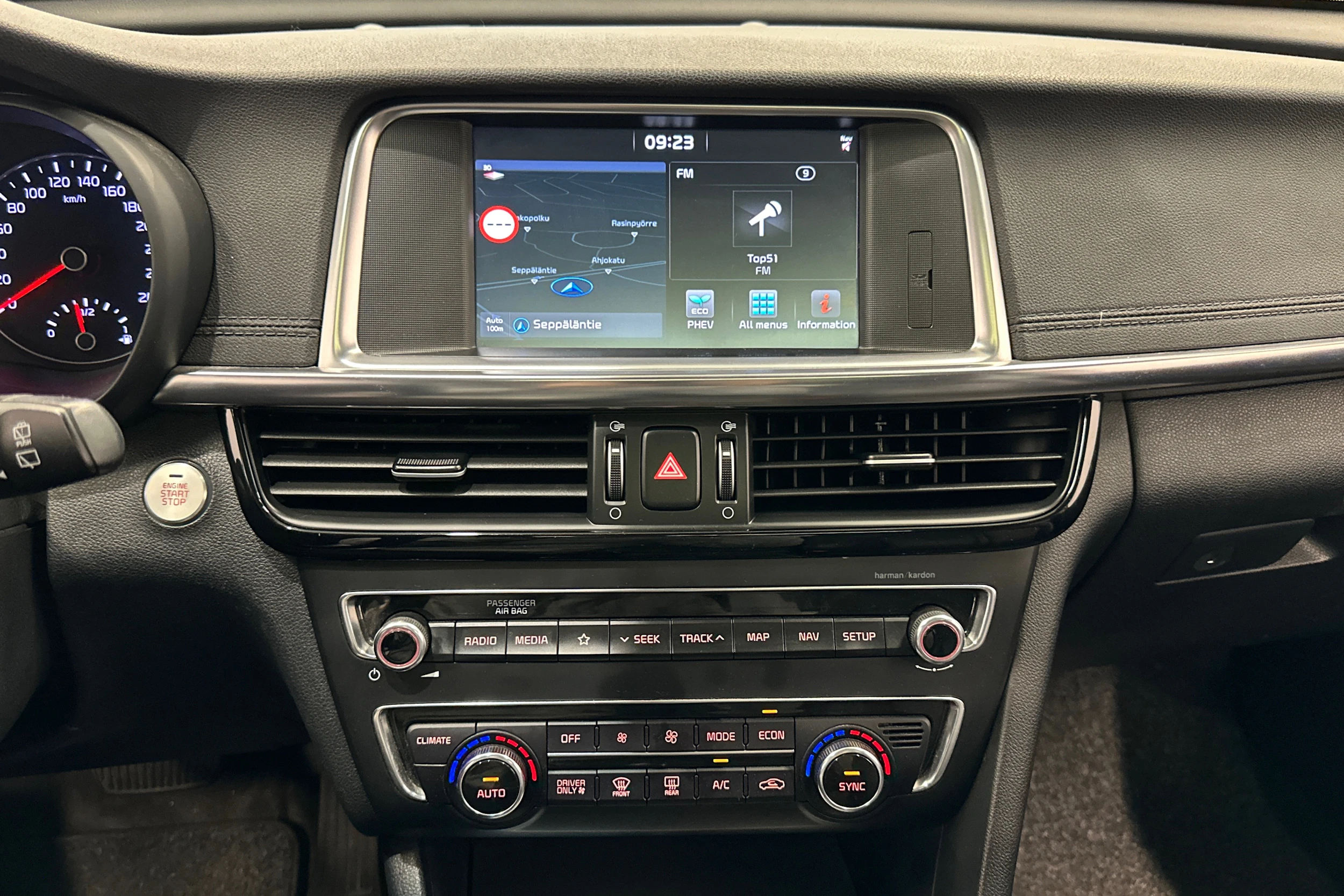 musta Kia Optima 2018 kuva 15.