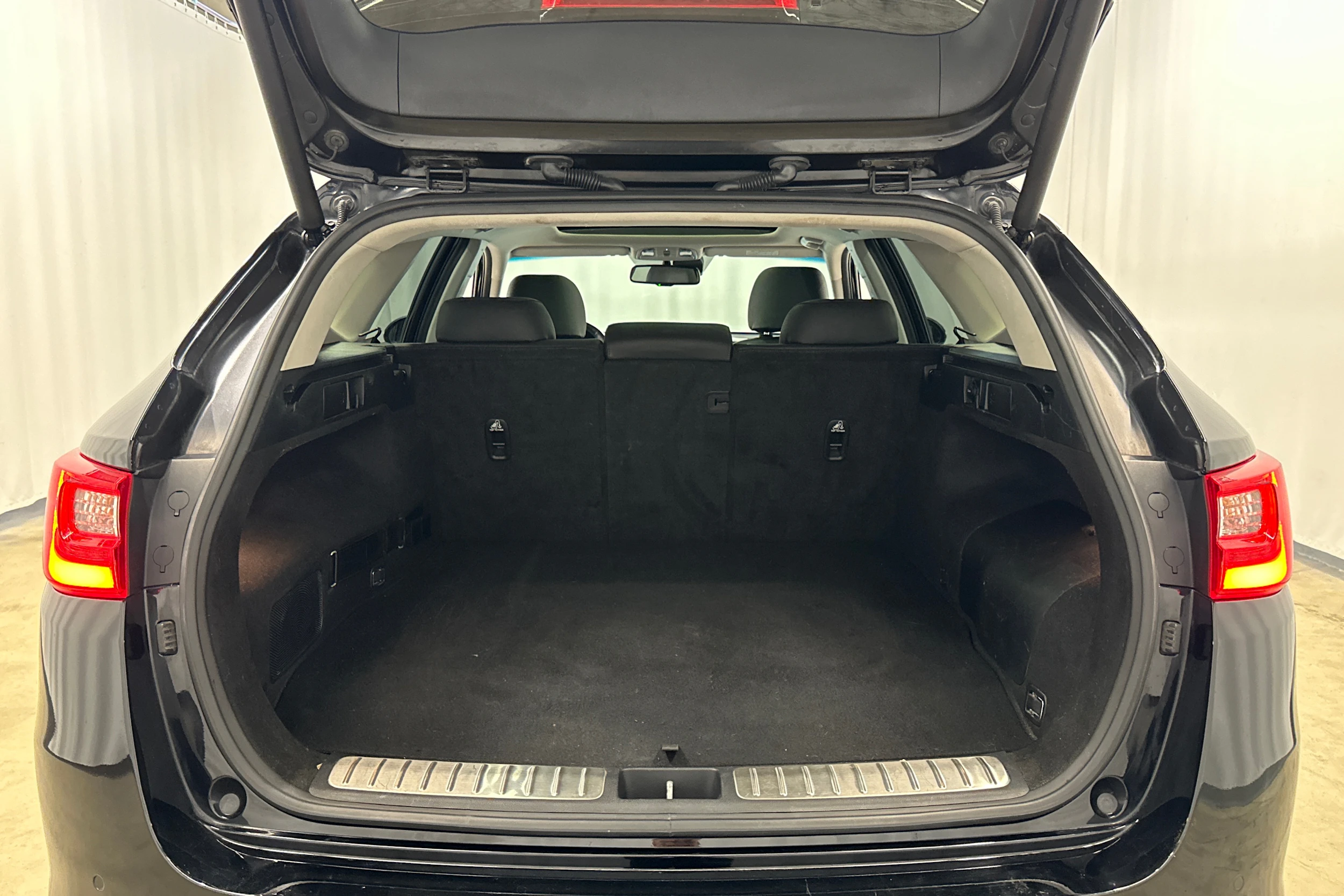 musta Kia Optima 2018 kuva 25.