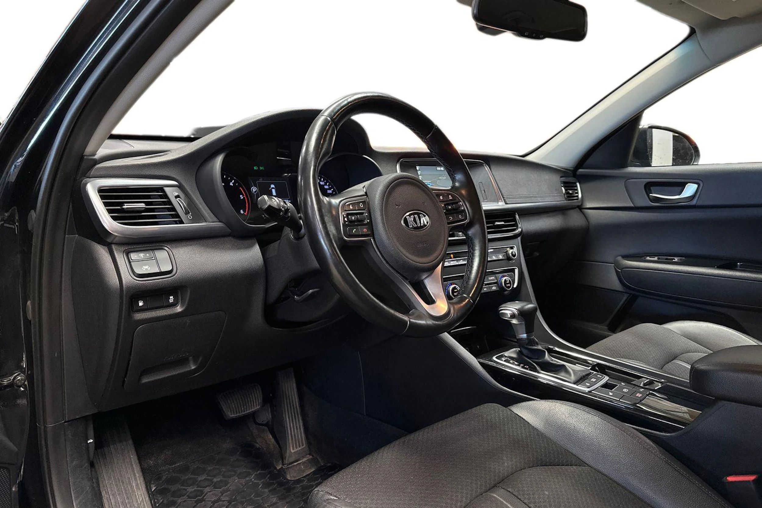 musta Kia Optima 2018 kuva 6.