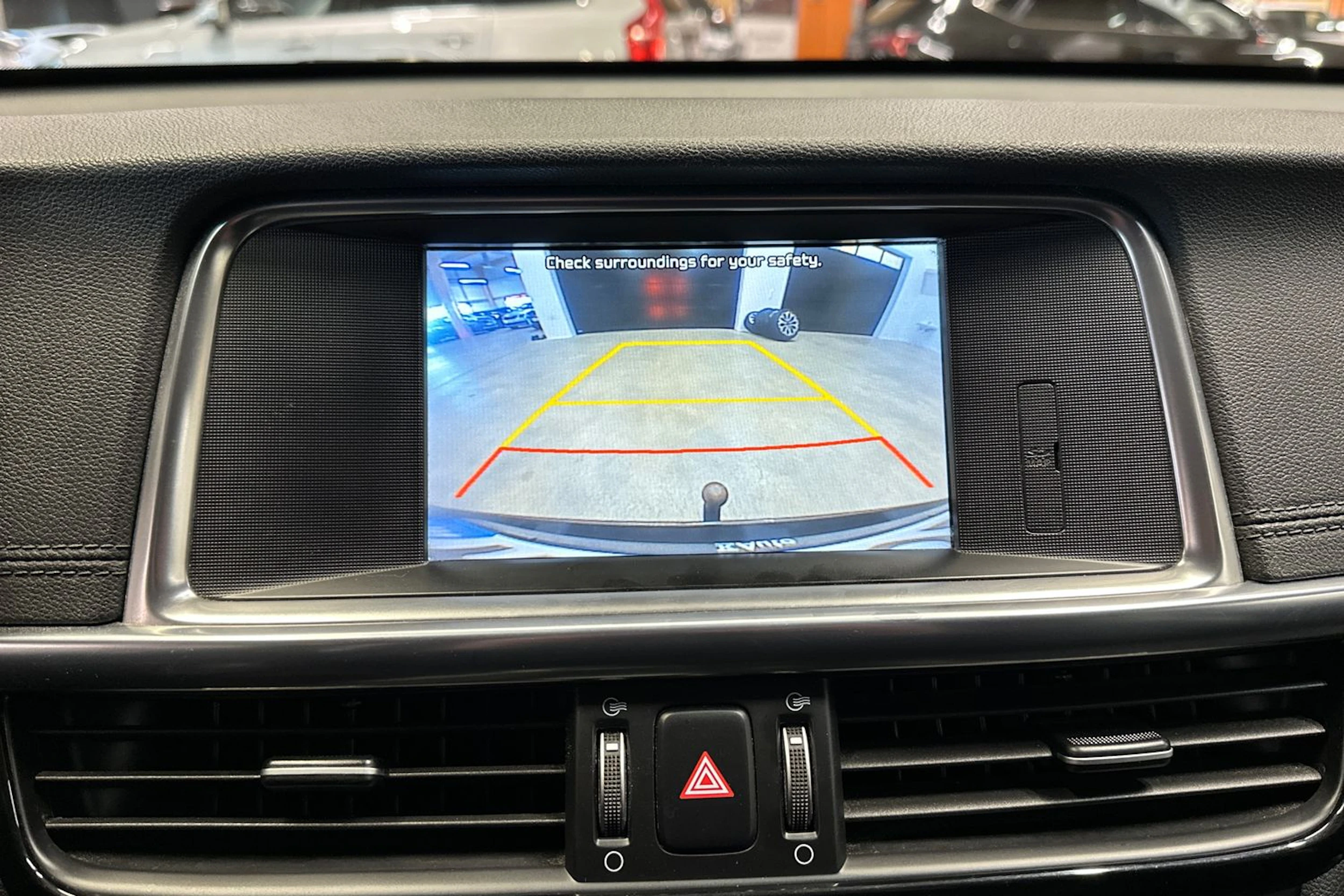 musta Kia Optima 2018 kuva 14.