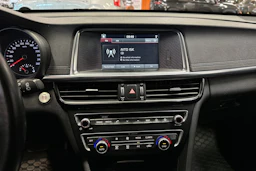 musta Kia Optima 2018 kuva 16.