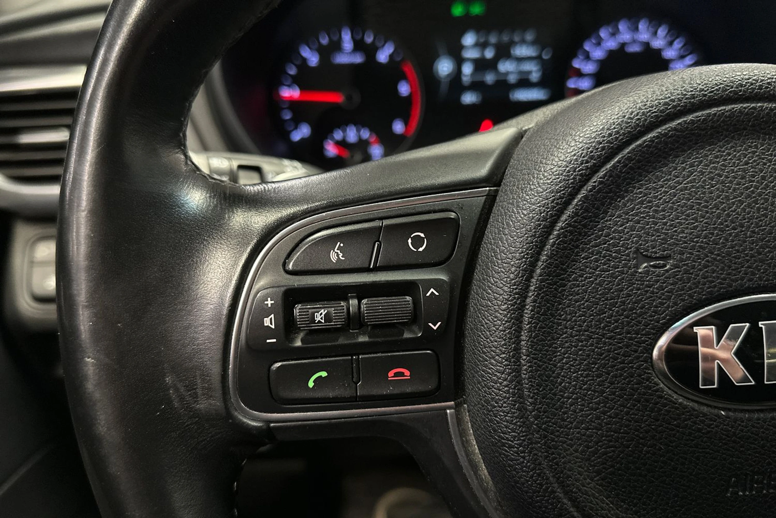 musta Kia Optima 2018 kuva 20.