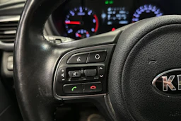 musta Kia Optima 2018 kuva 20.