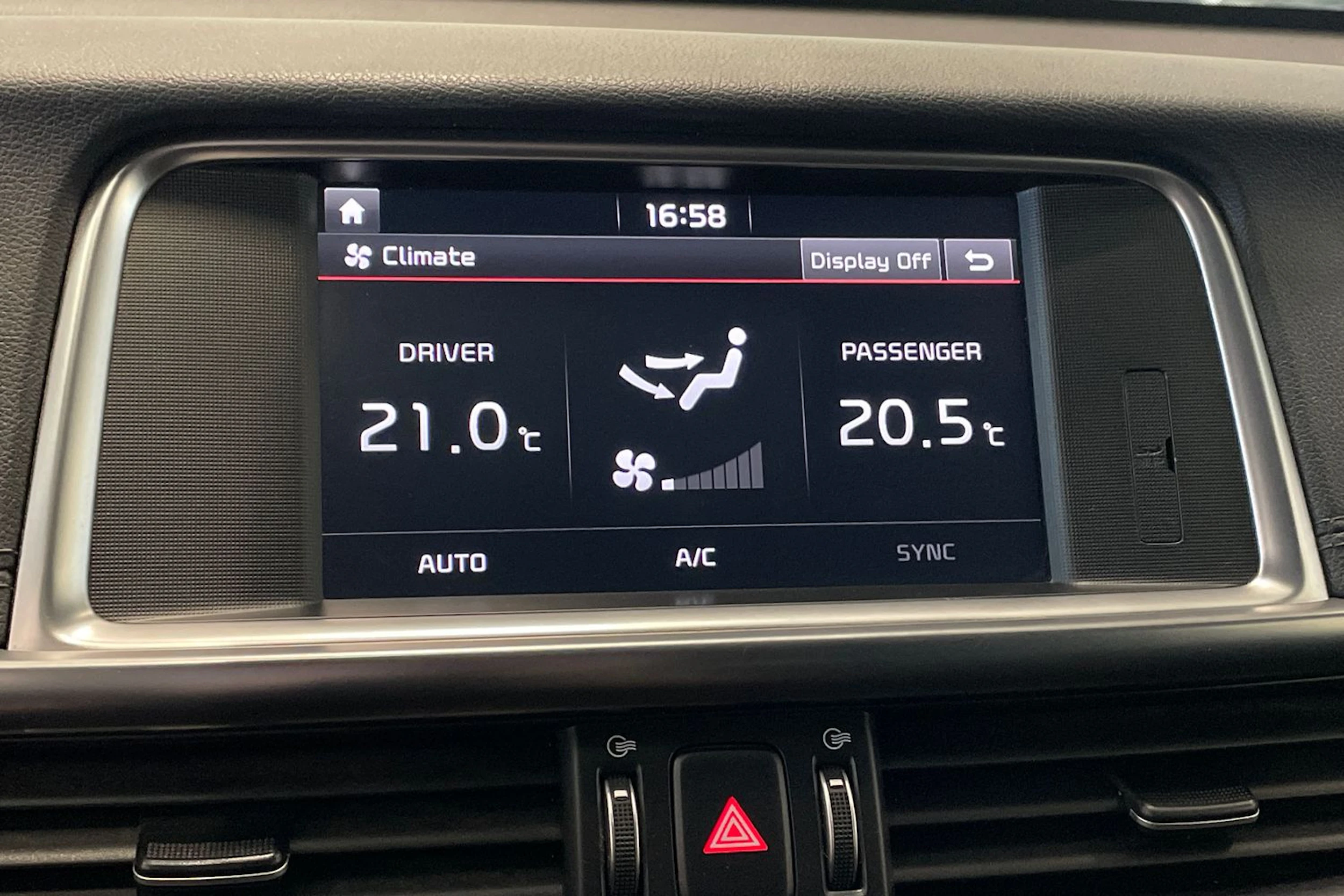 harmaa Kia Optima 2018 kuva 25.
