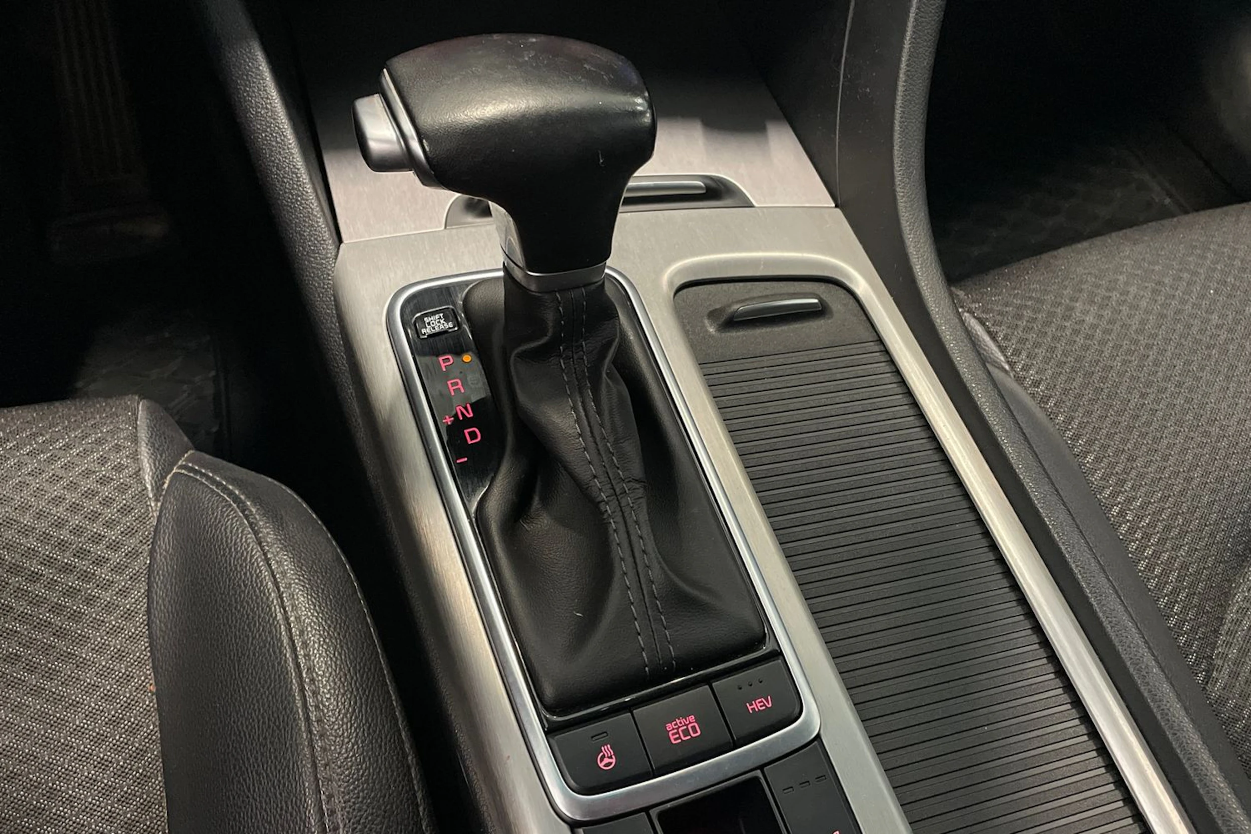 harmaa Kia Optima 2018 kuva 28.