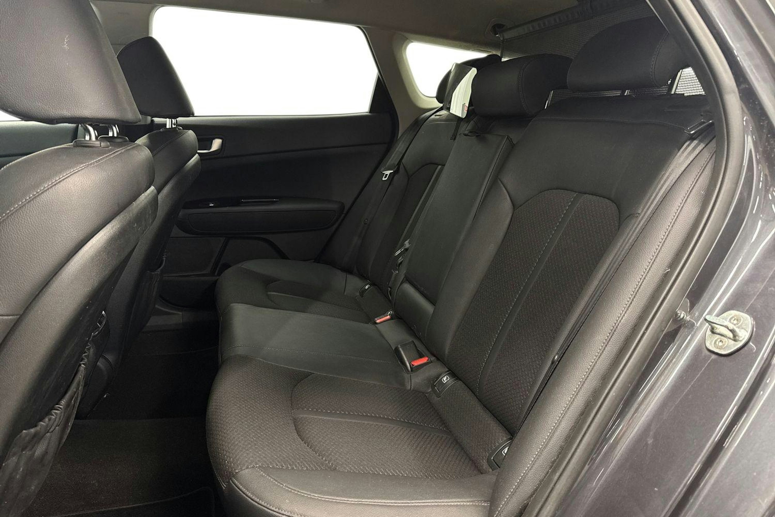 harmaa Kia Optima 2019 kuva 8.