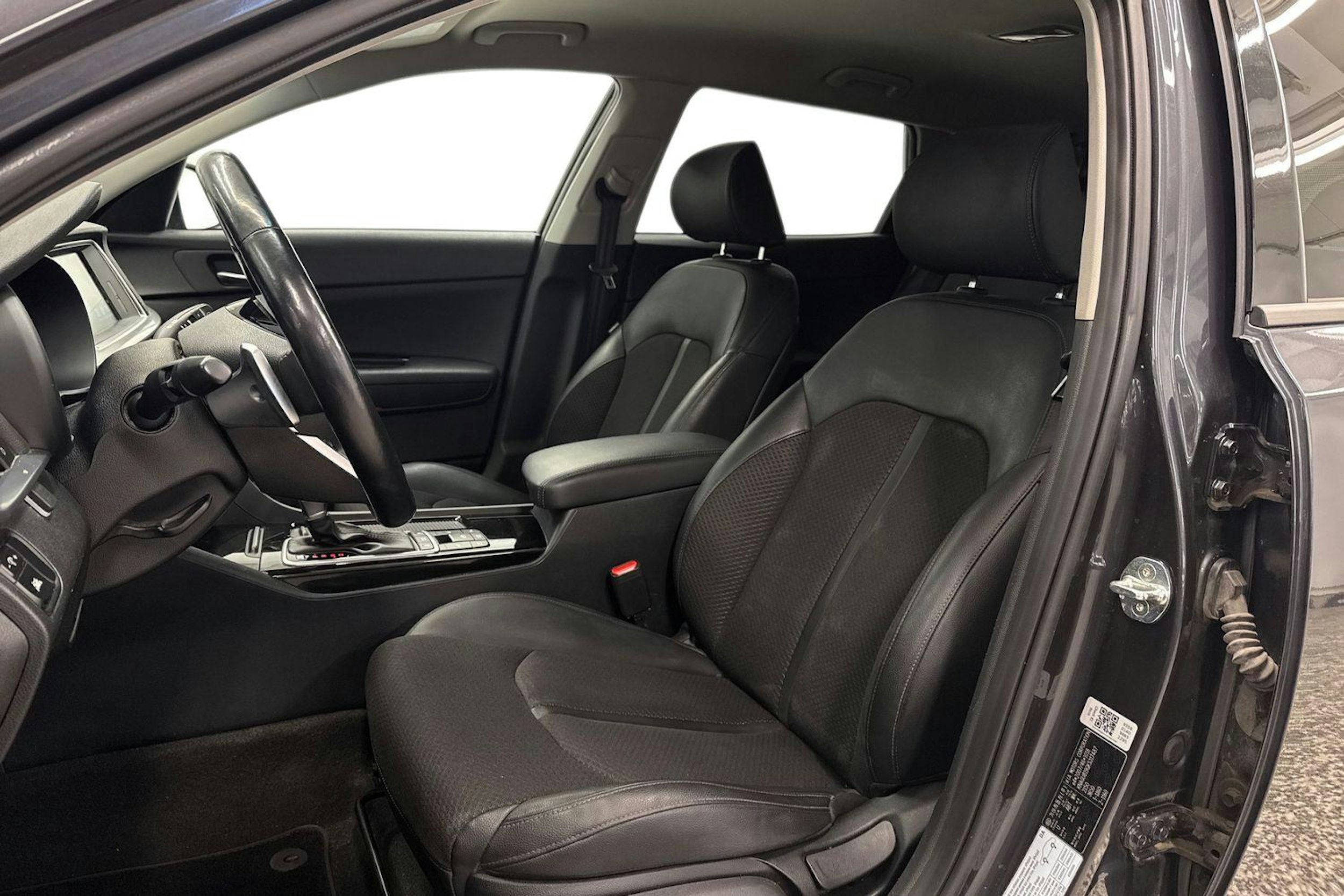 harmaa Kia Optima 2019 kuva 9.