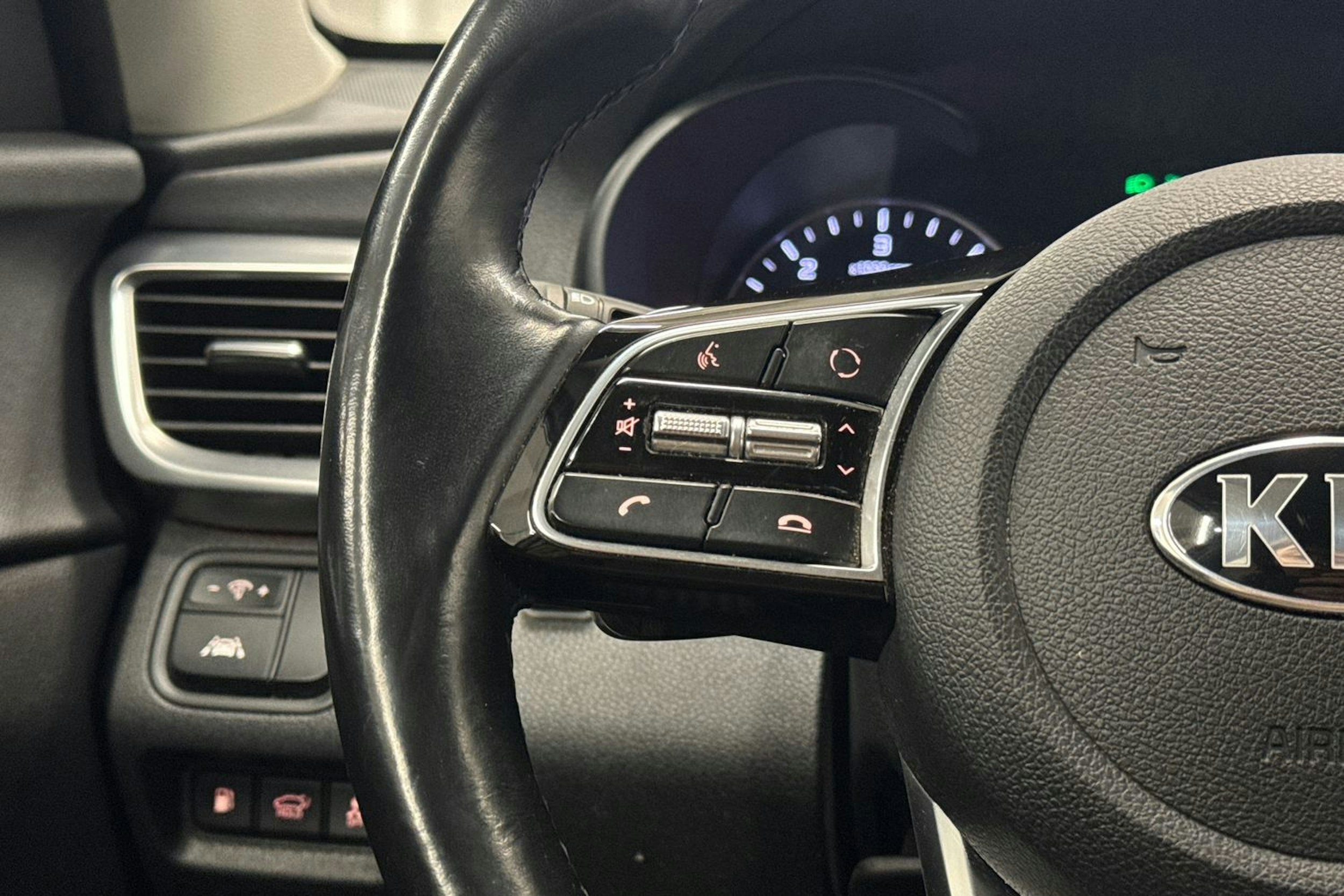 harmaa Kia Optima 2019 kuva 12.