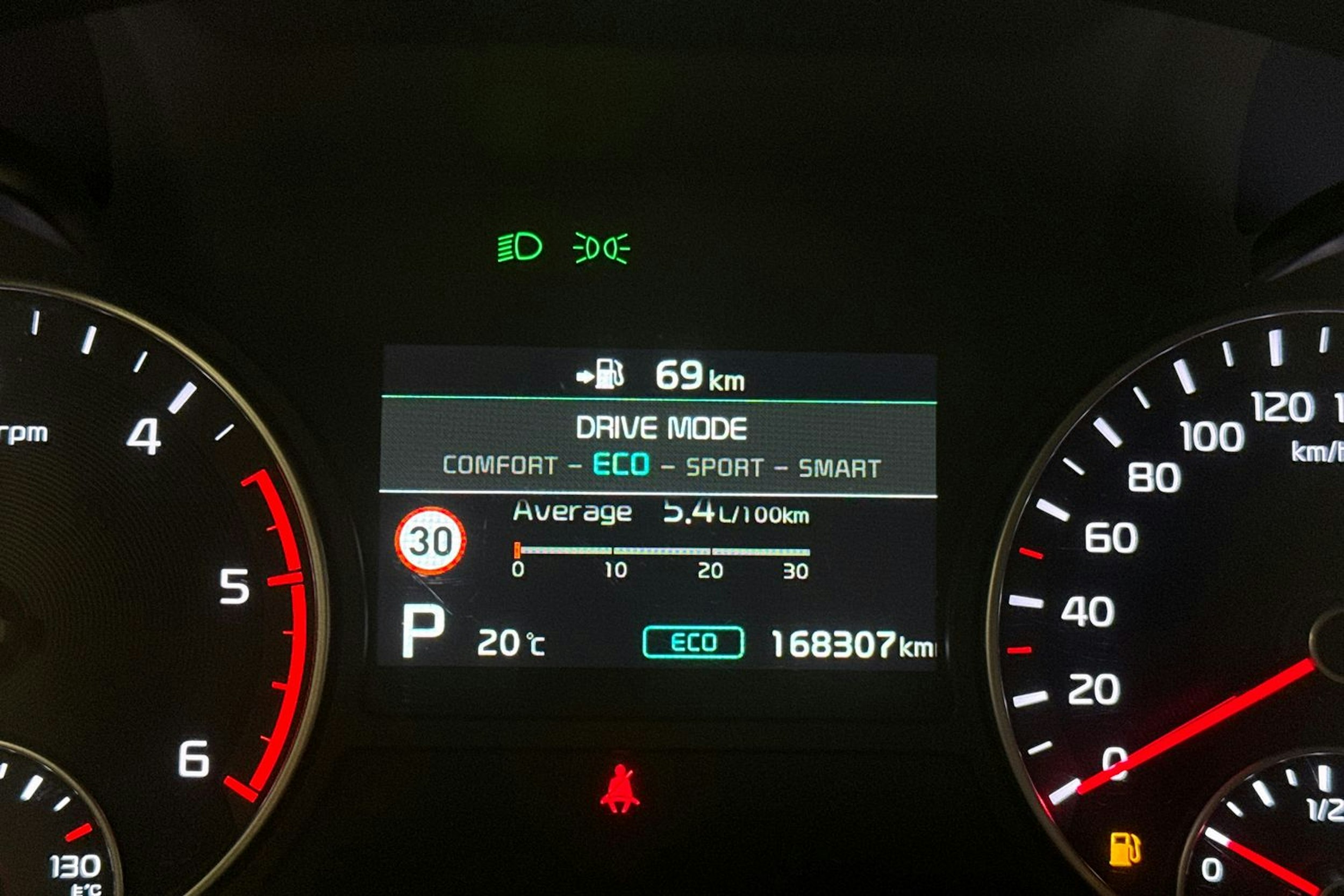 harmaa Kia Optima 2019 kuva 30.