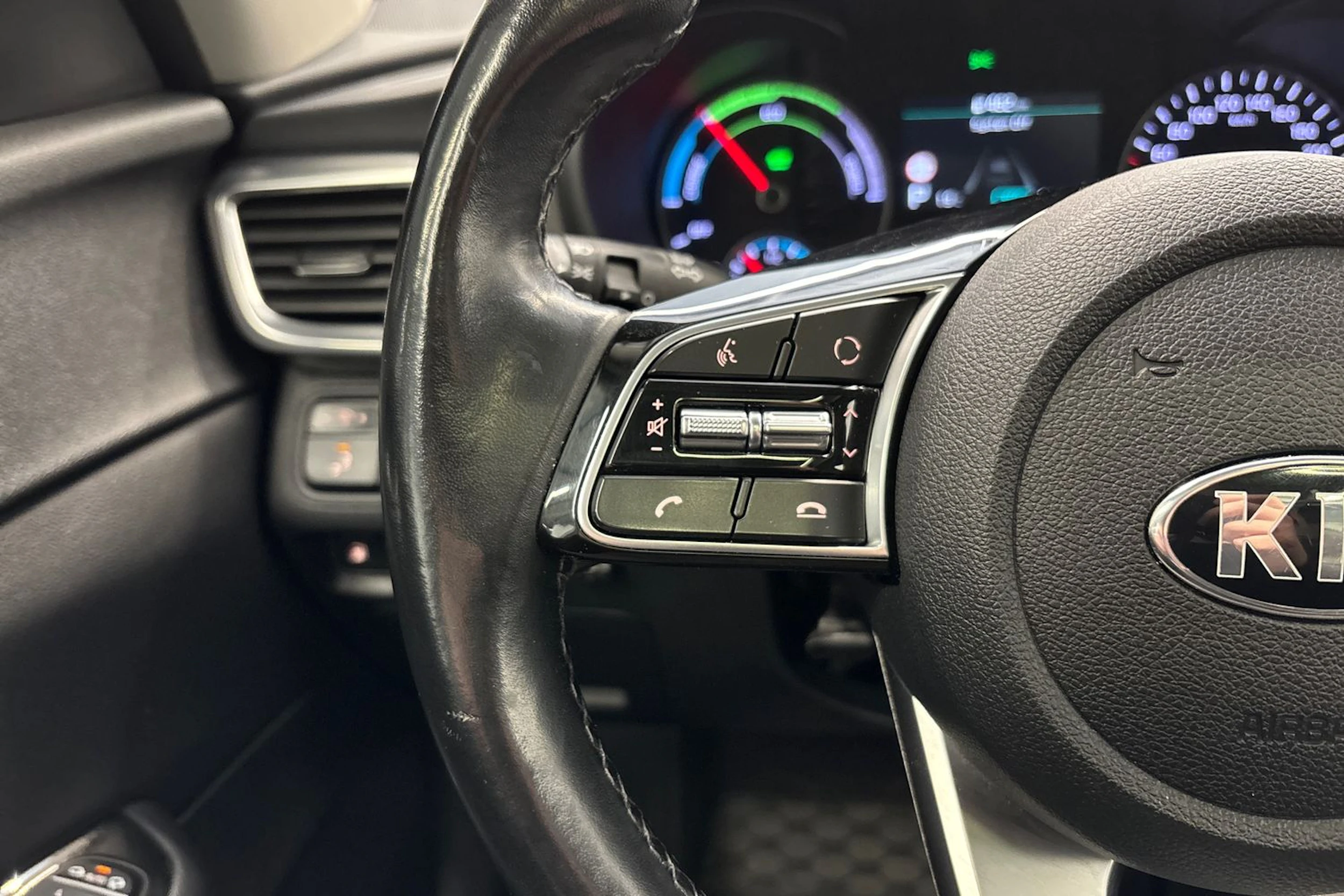 valkoinen Kia Optima 2019 kuva 13.
