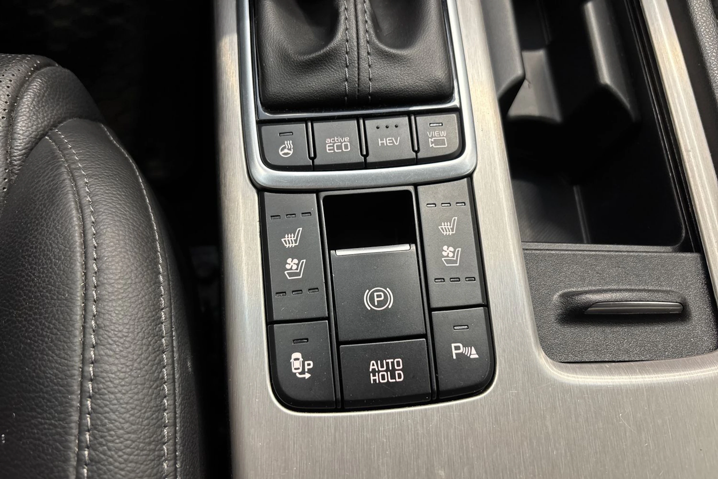 valkoinen Kia Optima 2019 kuva 17.