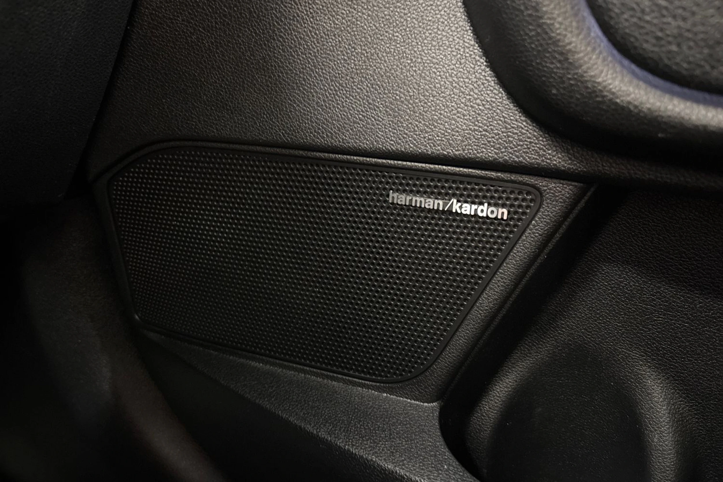 valkoinen Kia Optima 2019 kuva 26.