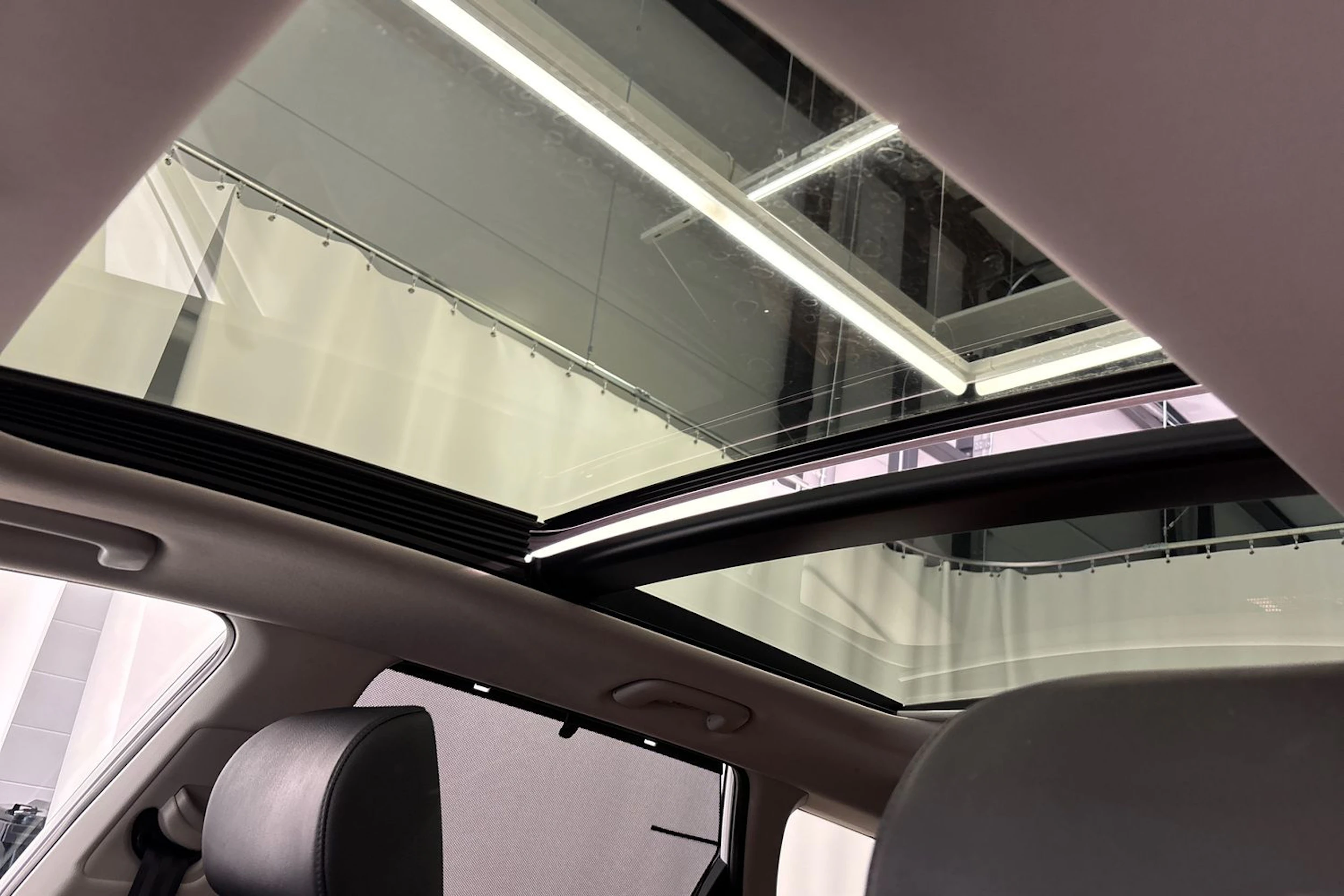 valkoinen Kia Optima 2019 kuva 27.