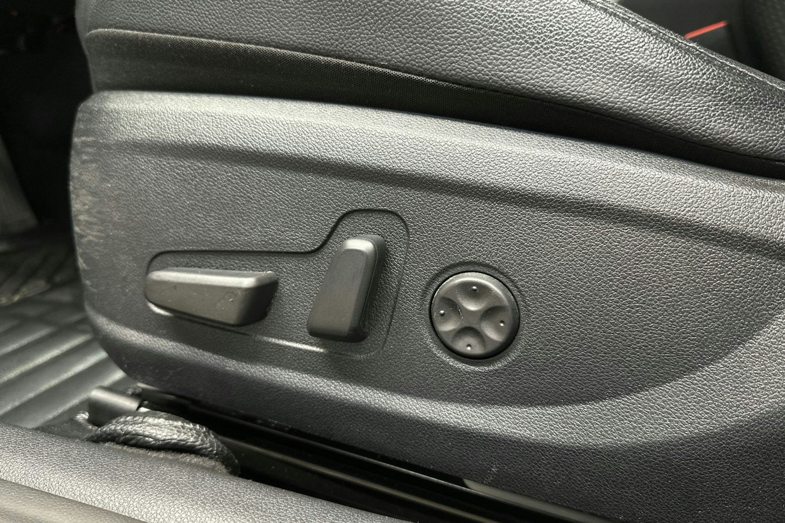 valkoinen Kia Optima 2019 kuva 18.