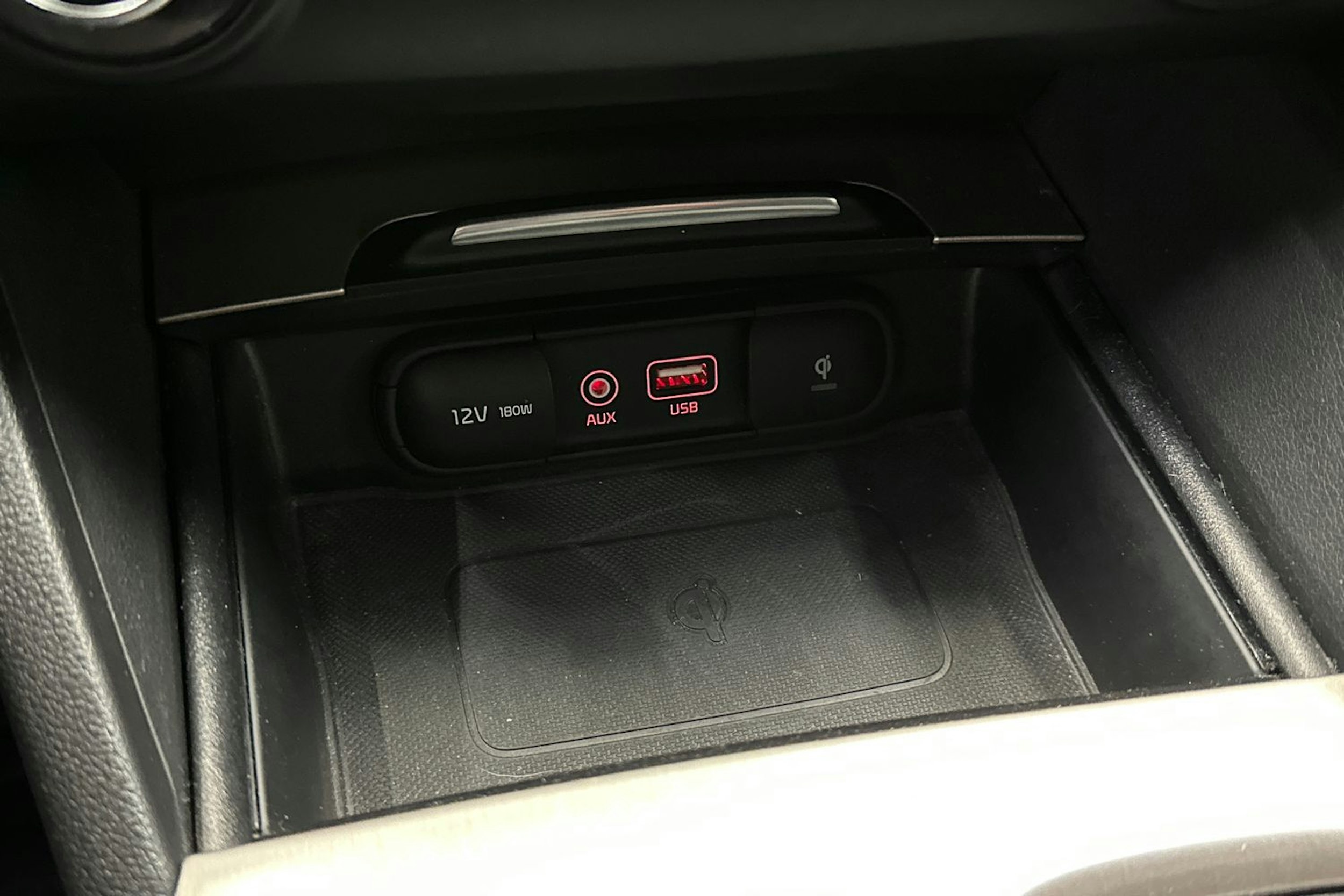 valkoinen Kia Optima 2019 kuva 25.