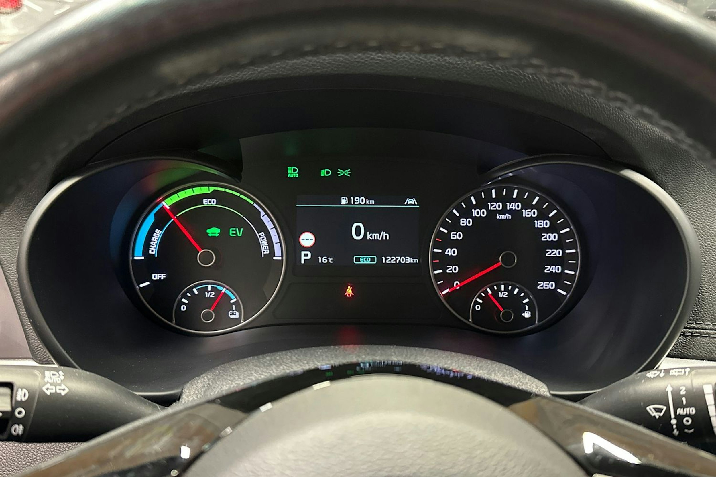 valkoinen Kia Optima 2019 kuva 28.
