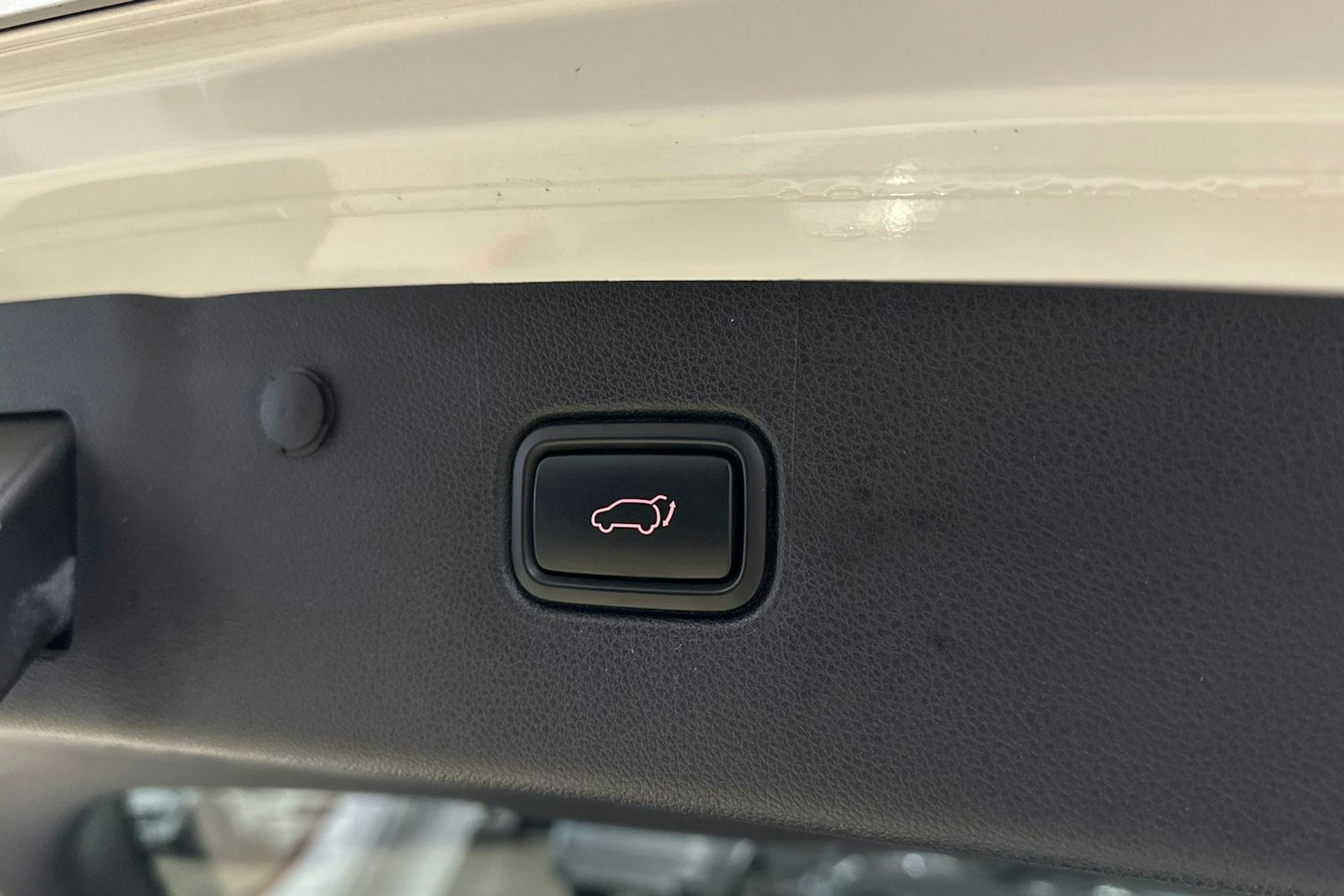 valkoinen Kia Optima 2019 kuva 36.