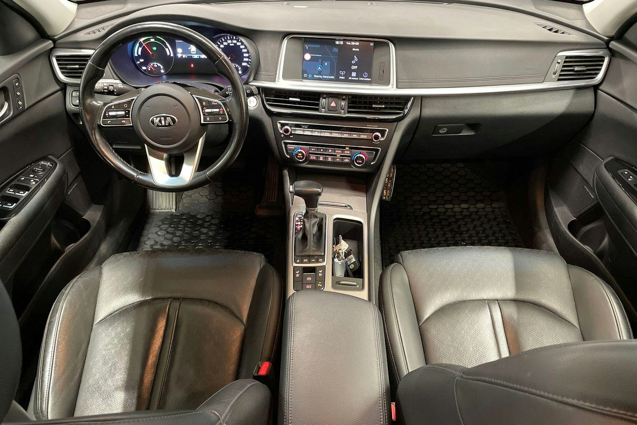 valkoinen Kia Optima 2019 kuva 9.