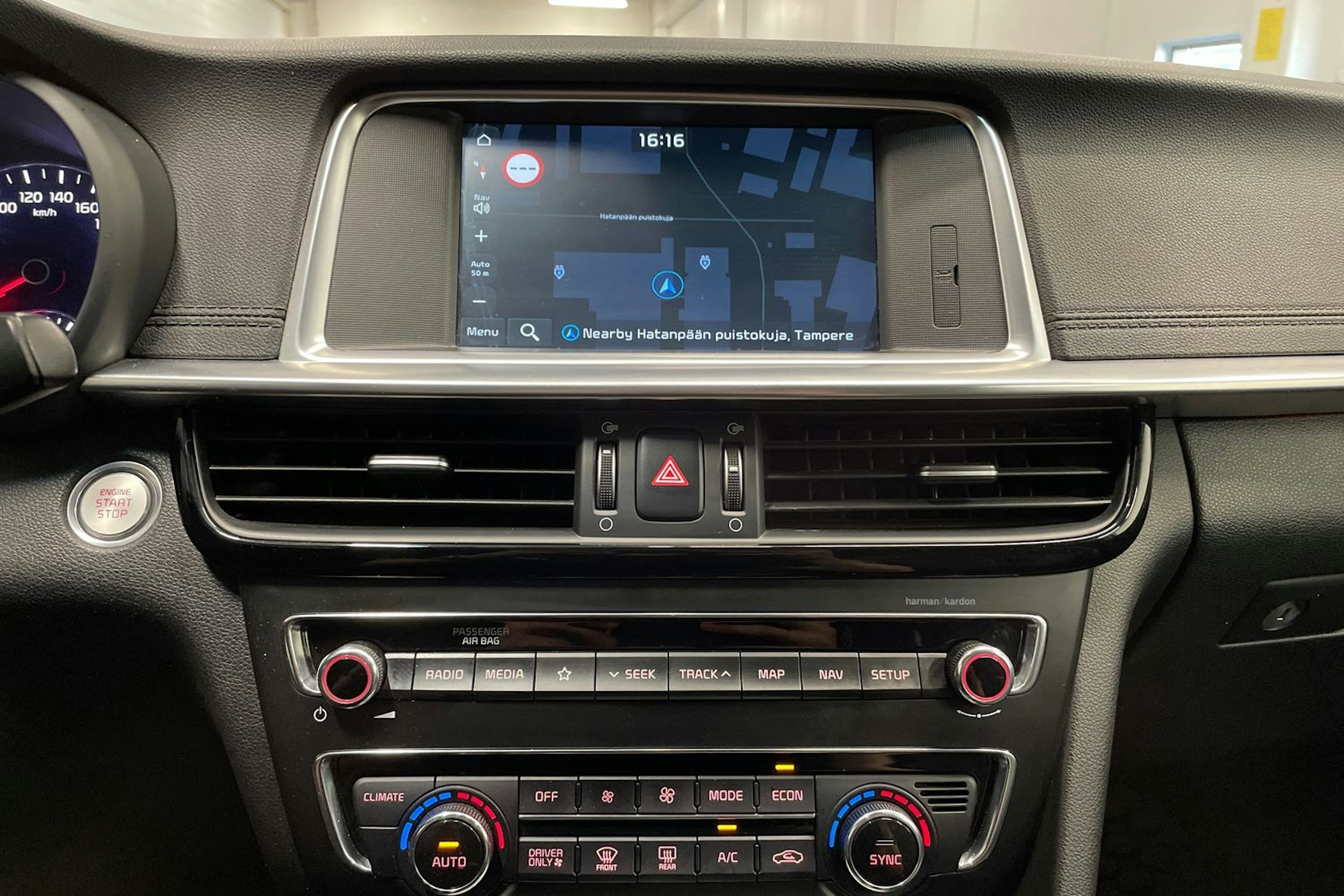 valkoinen Kia Optima 2019 kuva 17.