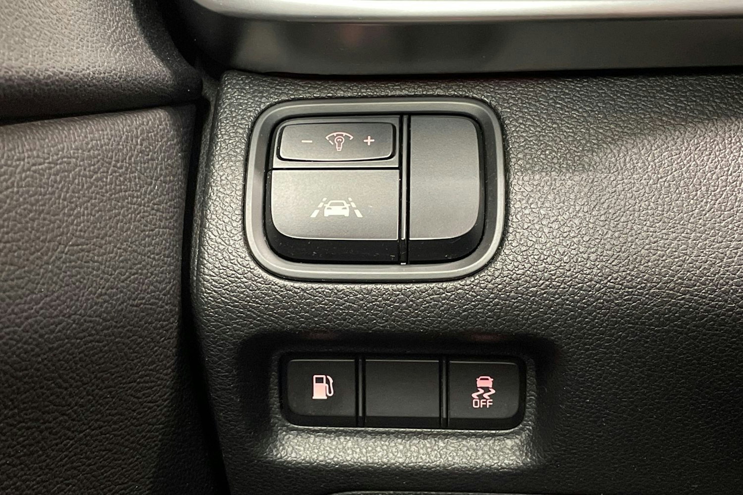 valkoinen Kia Optima 2019 kuva 23.