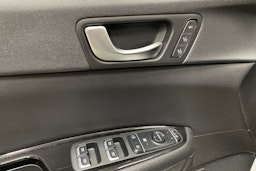 valkoinen Kia Optima 2019 kuva 26.