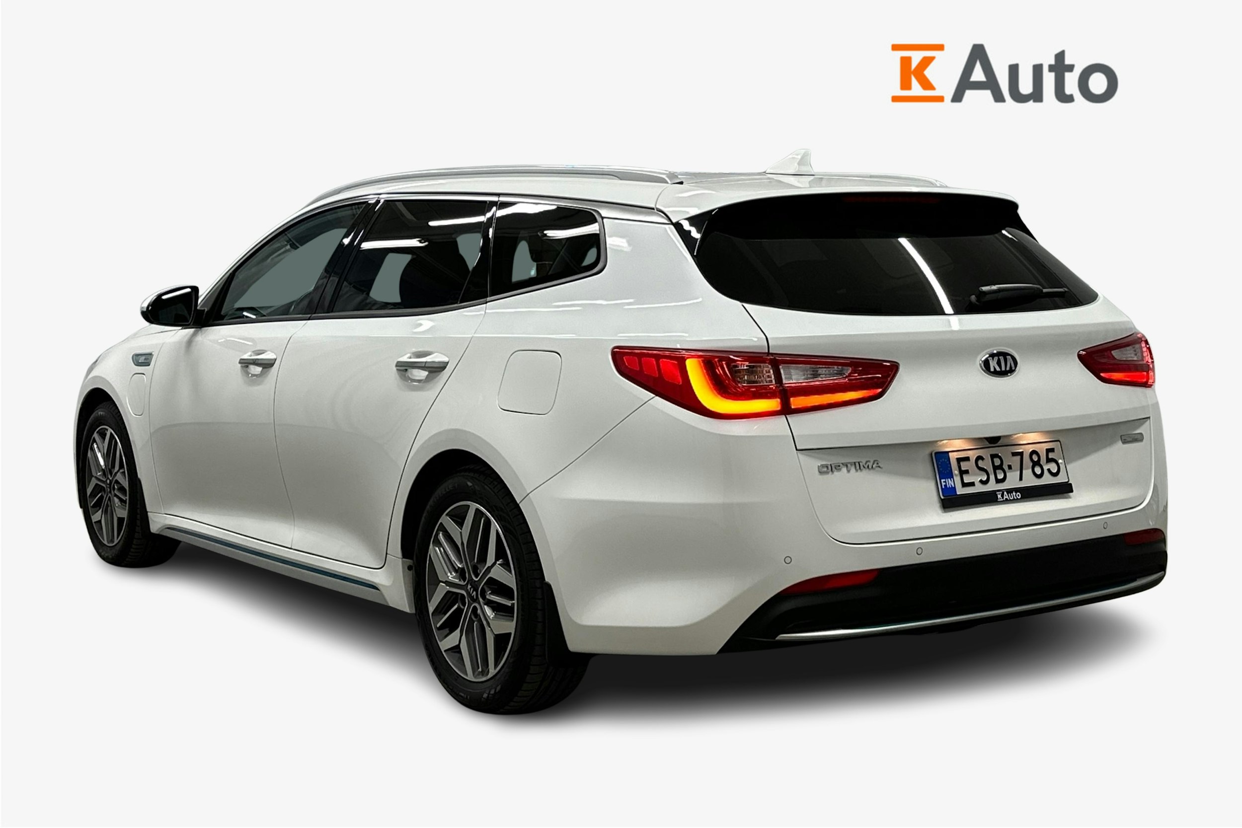 valkoinen Kia Optima 2020 kuva 2.