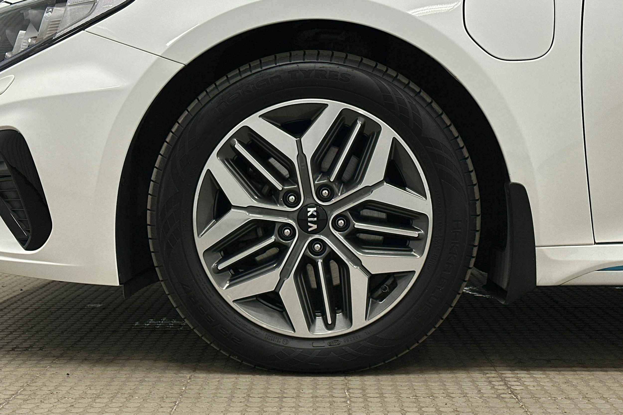 valkoinen Kia Optima 2020 kuva 11.