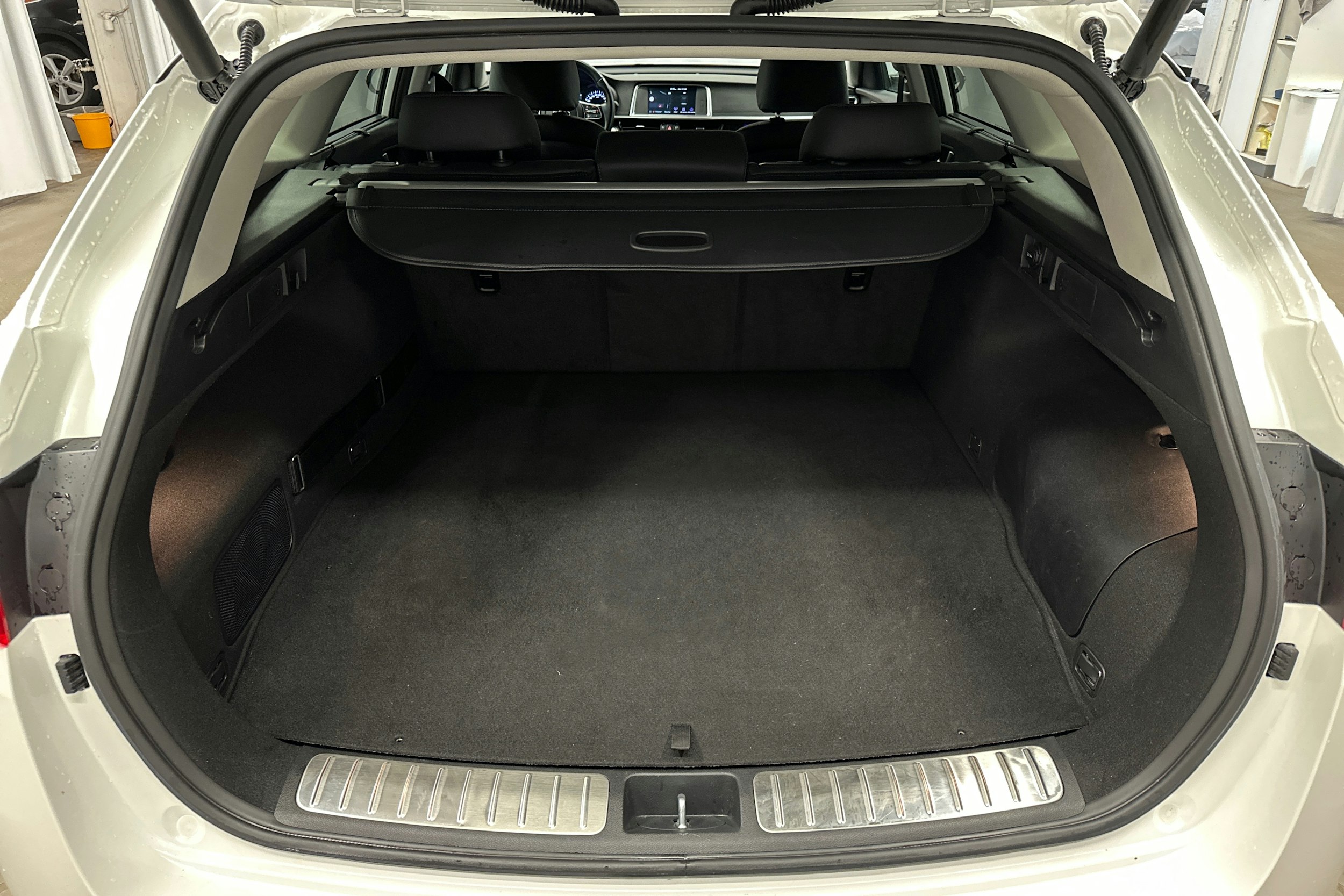 valkoinen Kia Optima 2020 kuva 11.