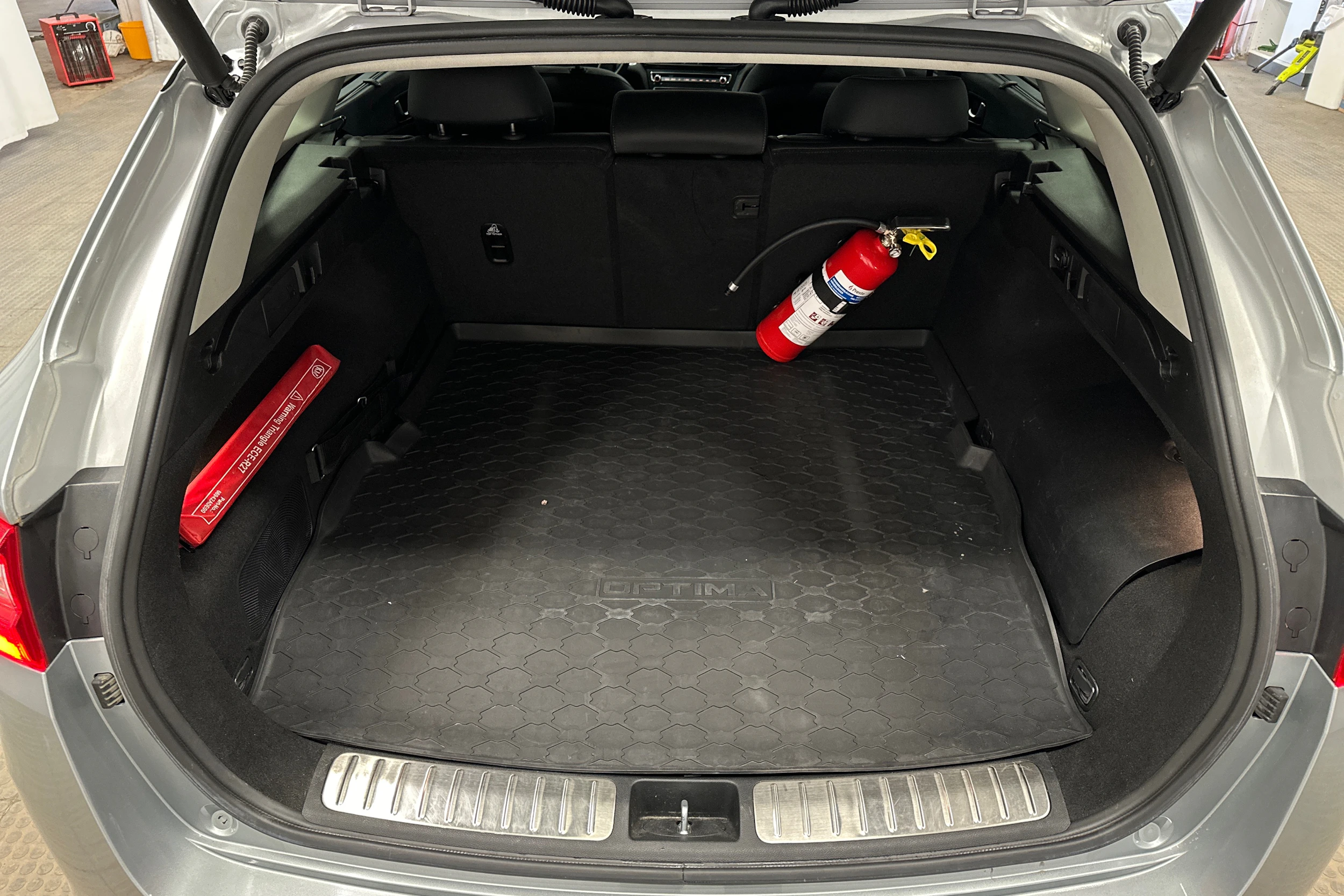 harmaa Kia Optima 2021 kuva 11.