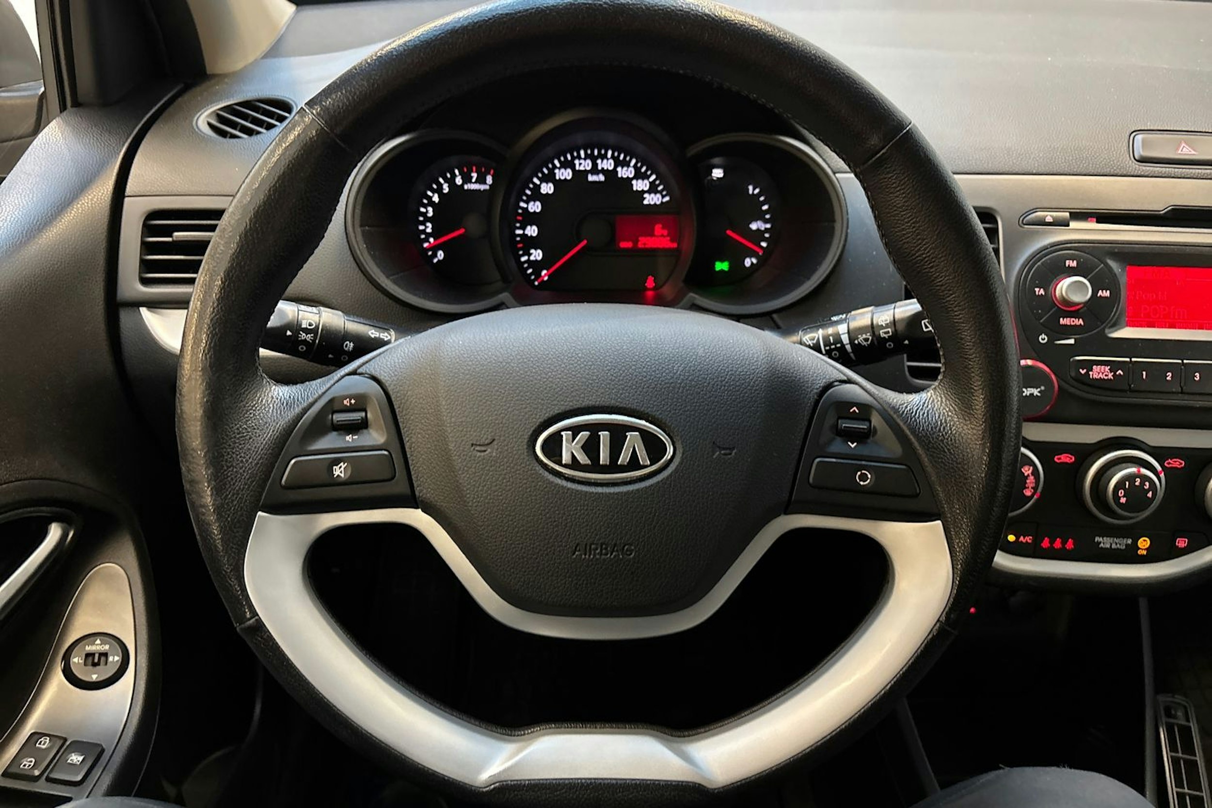 harmaa Kia Picanto 2012 kuva 16.