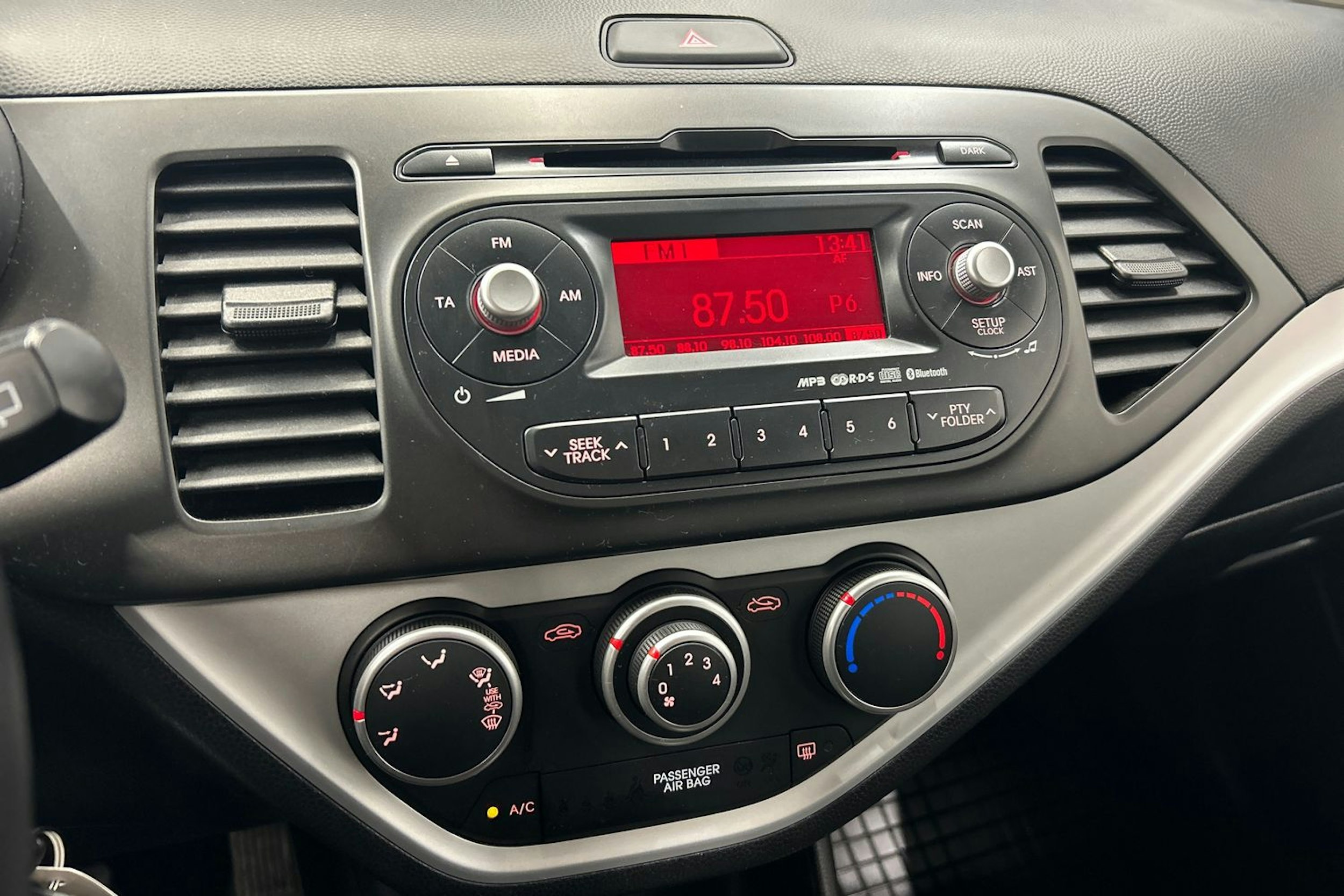 ruskea (beige) Kia Picanto 2012 kuva 20.