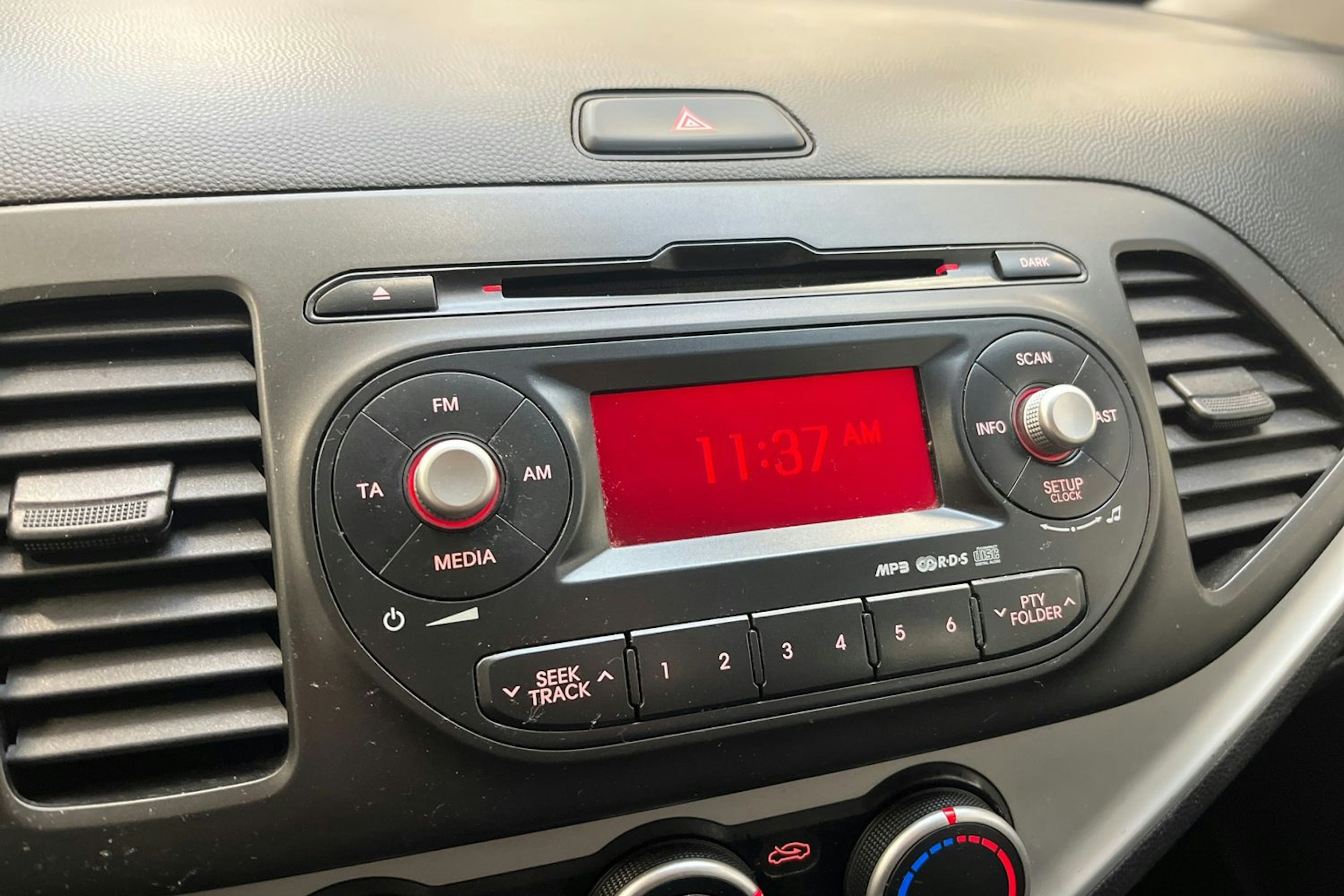 musta Kia Picanto 2012 kuva 14.