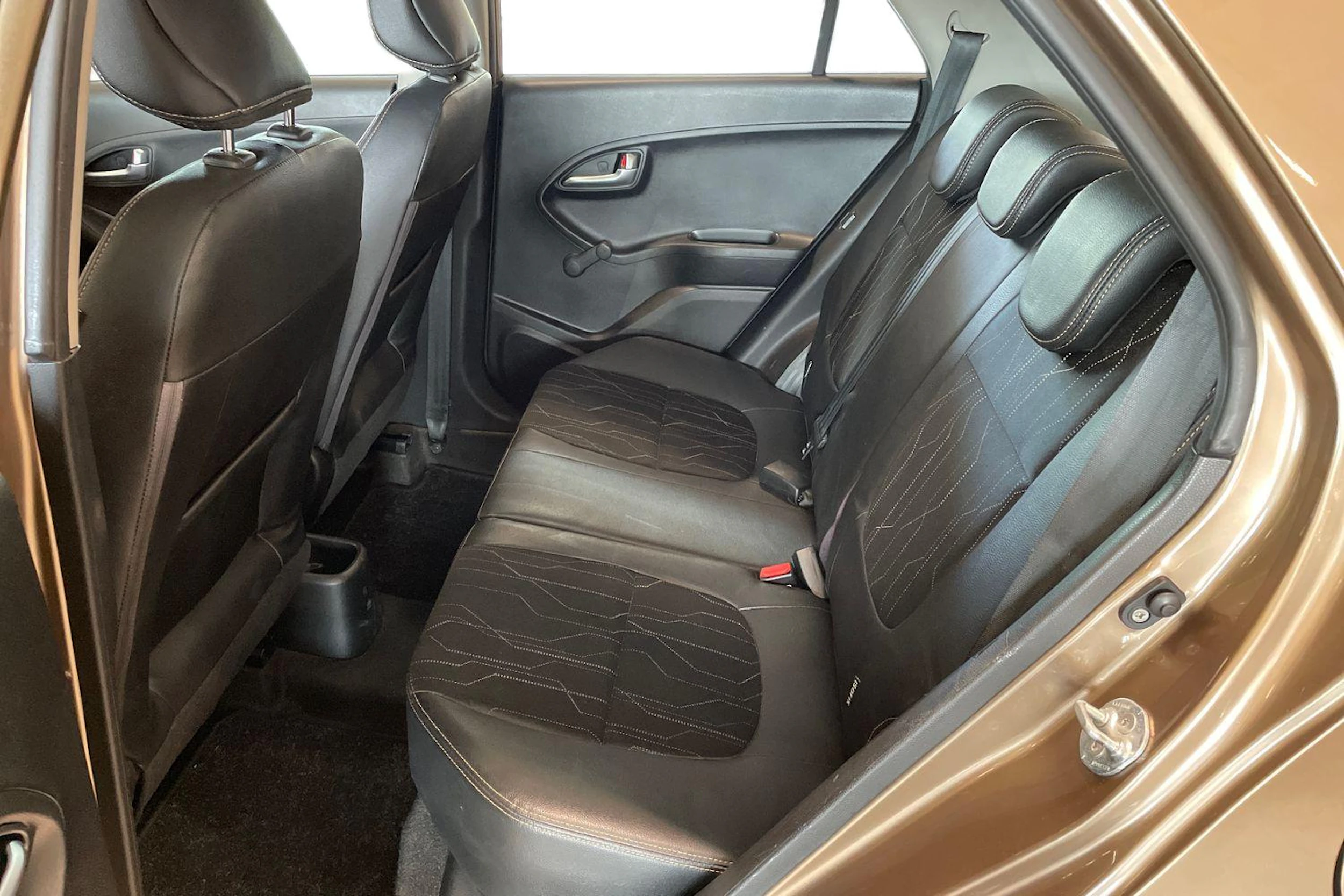 ruskea (beige) Kia Picanto 2014 kuva 8.