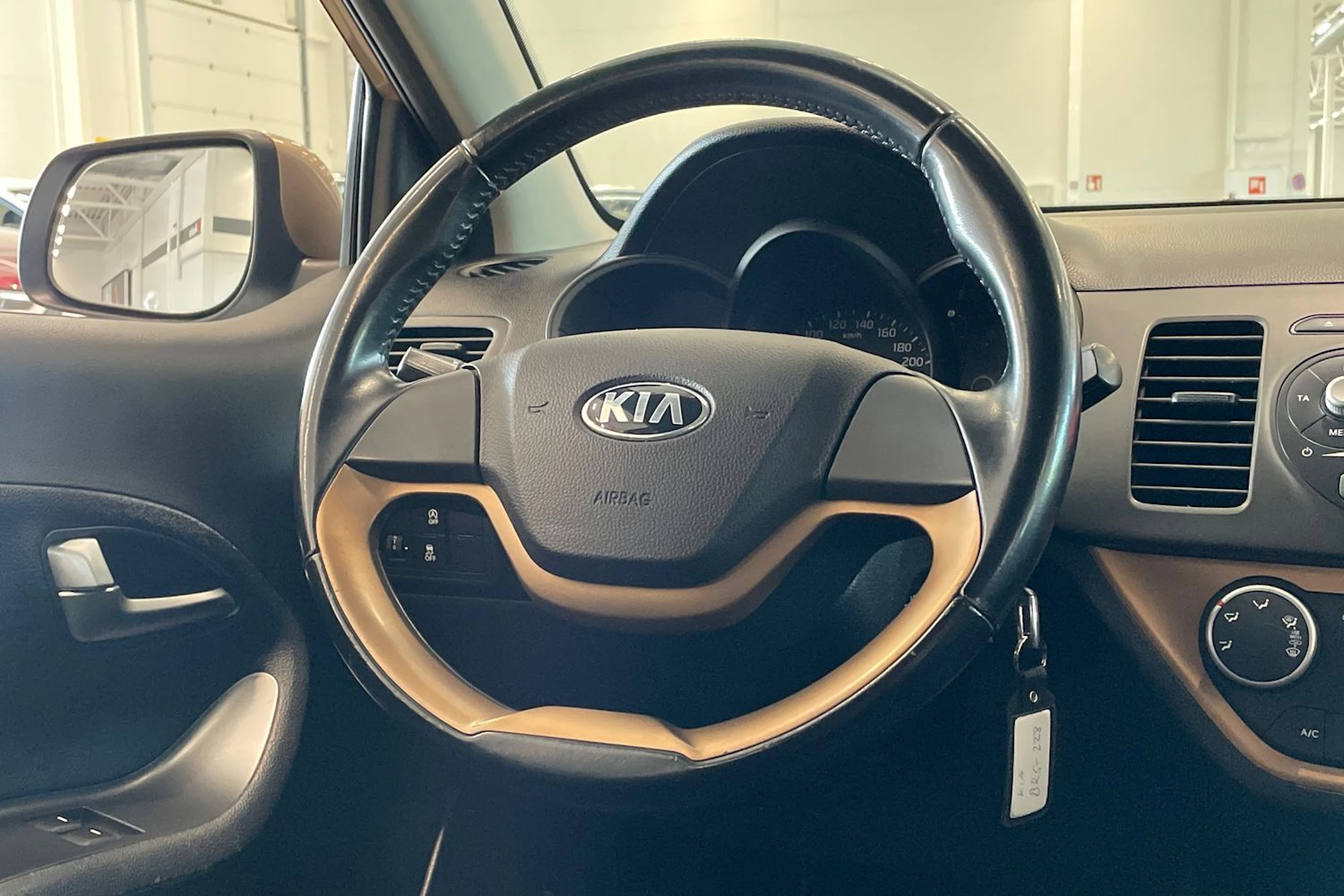 ruskea (beige) Kia Picanto 2014 kuva 11.