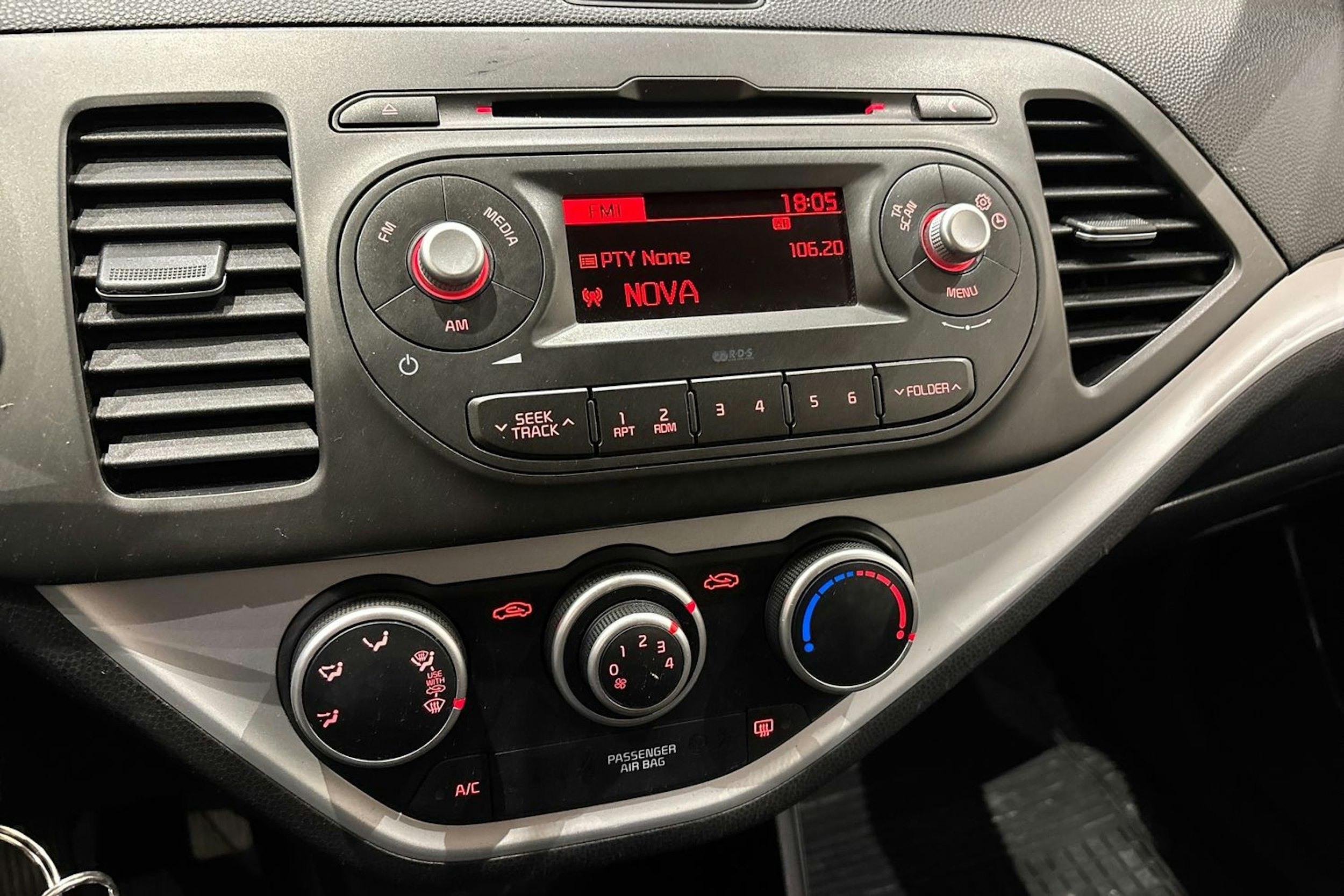 harmaa Kia Picanto 2016 kuva 19.