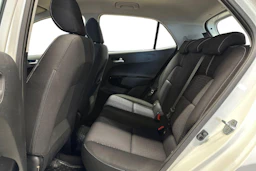 valkoinen Kia Picanto 2018 kuva 8.
