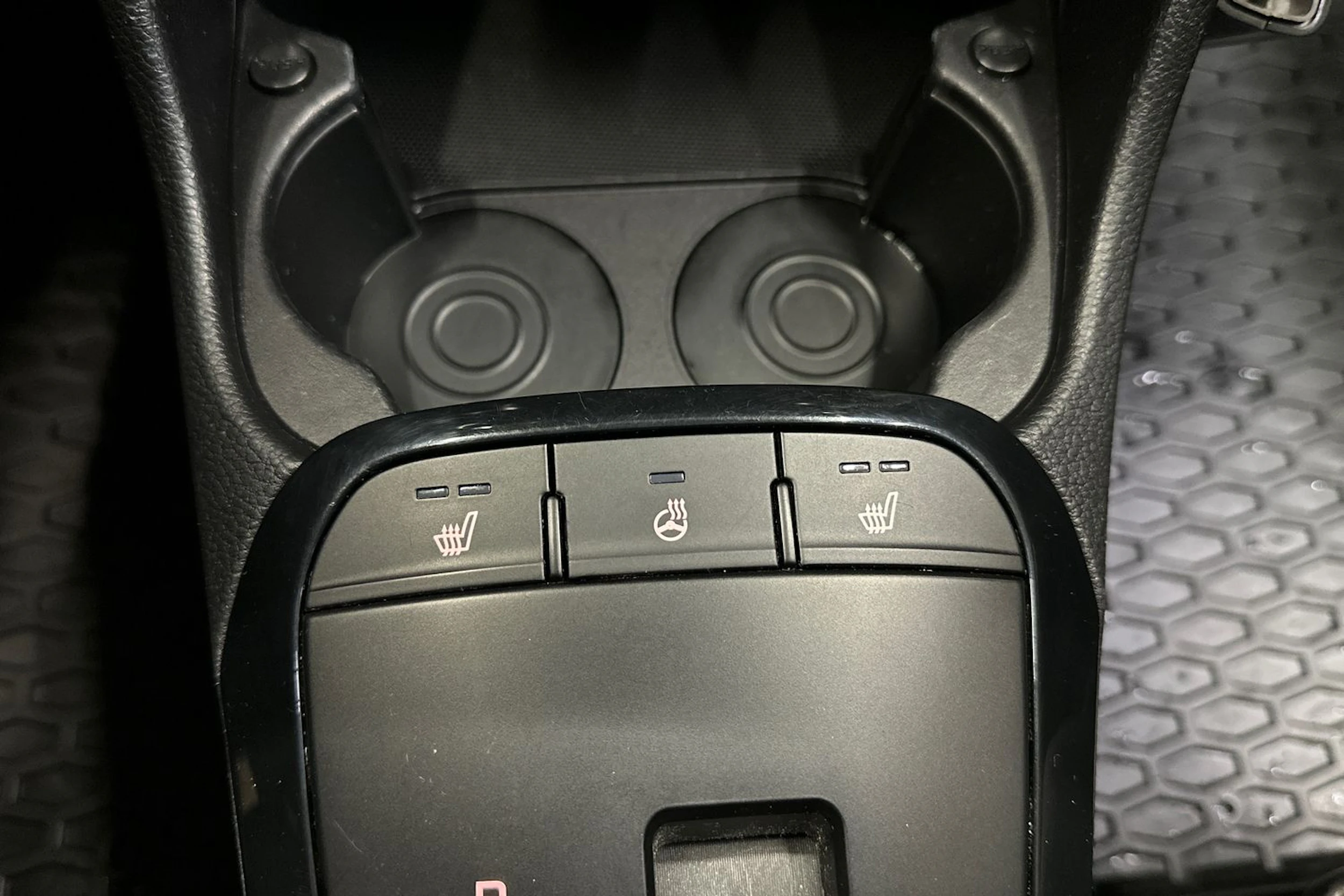 valkoinen Kia Picanto 2018 kuva 16.