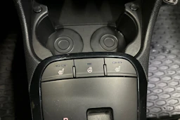 valkoinen Kia Picanto 2018 kuva 16.