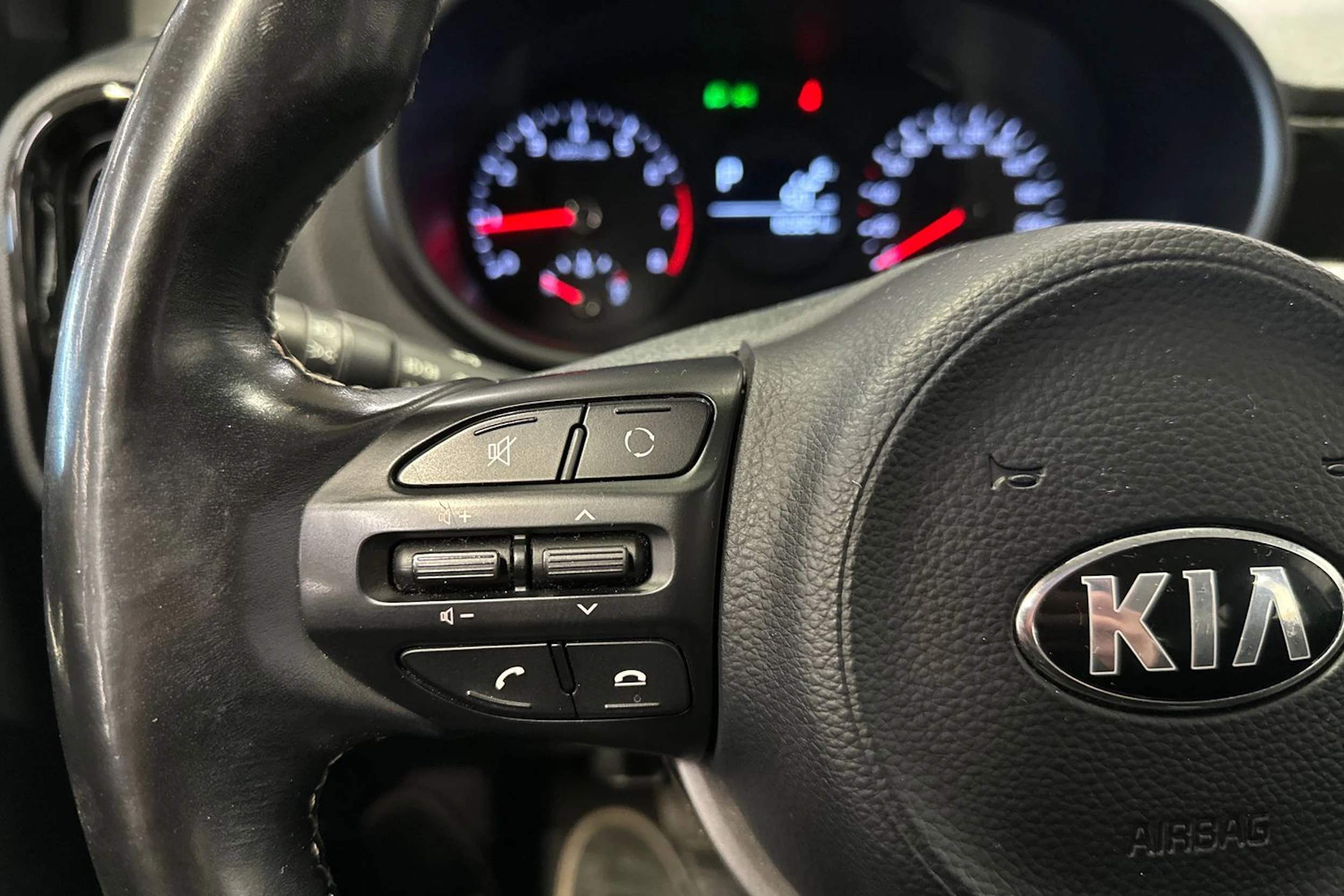 valkoinen Kia Picanto 2018 kuva 19.