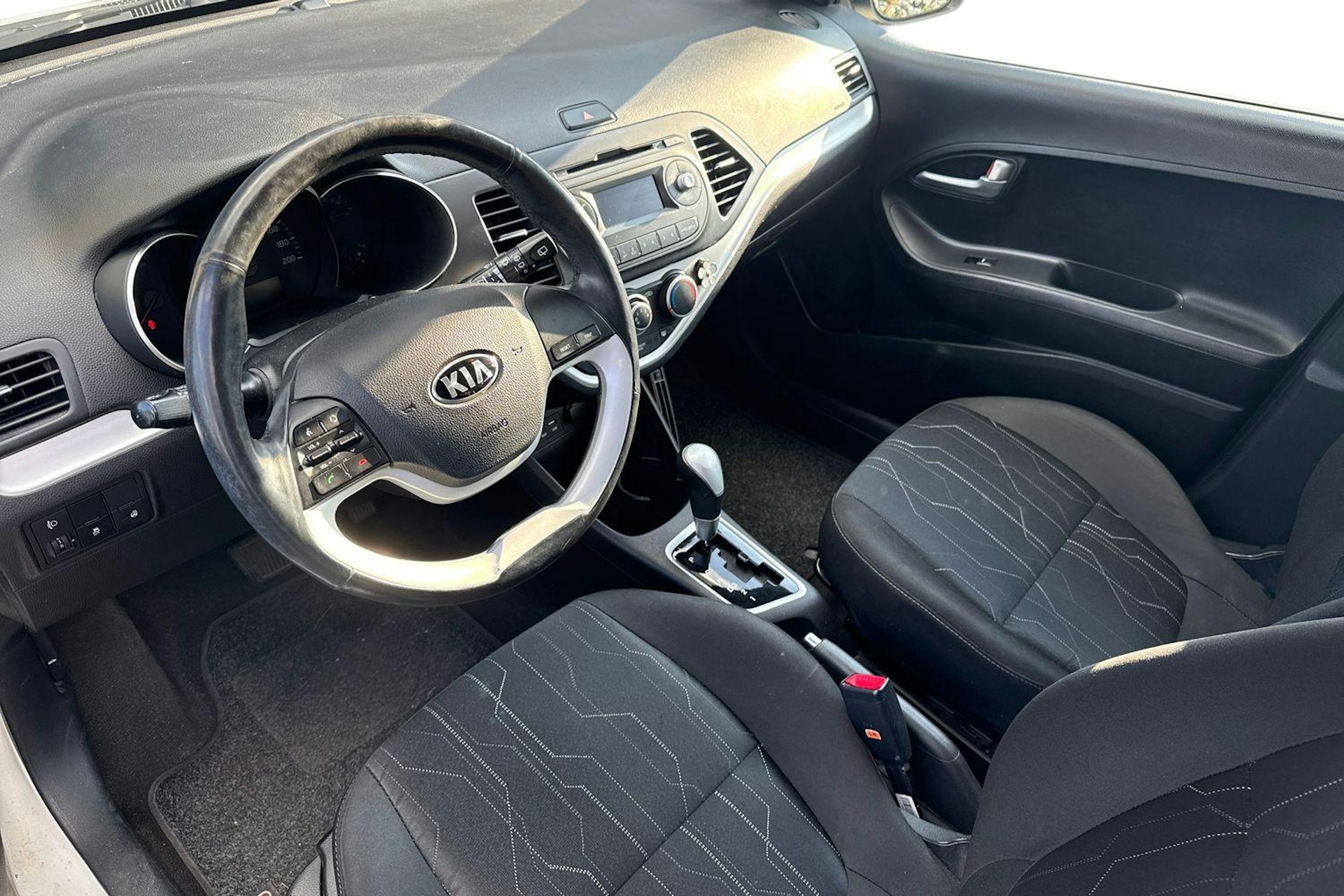 valkoinen Kia Picanto 2017 kuva 3.