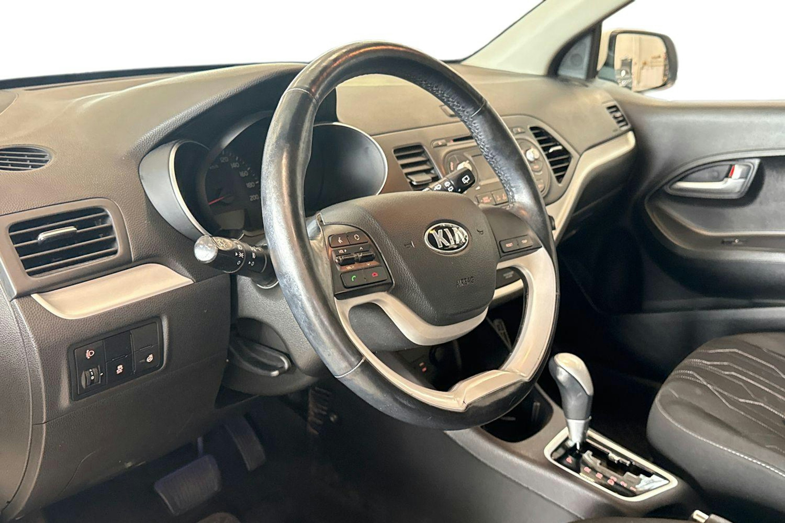 valkoinen Kia Picanto 2017 kuva 7.