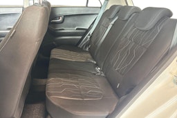valkoinen Kia Picanto 2017 kuva 10.
