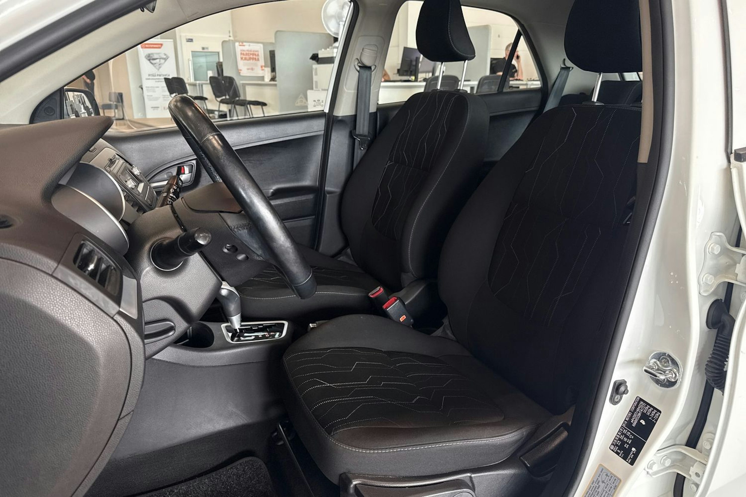 valkoinen Kia Picanto 2017 kuva 22.