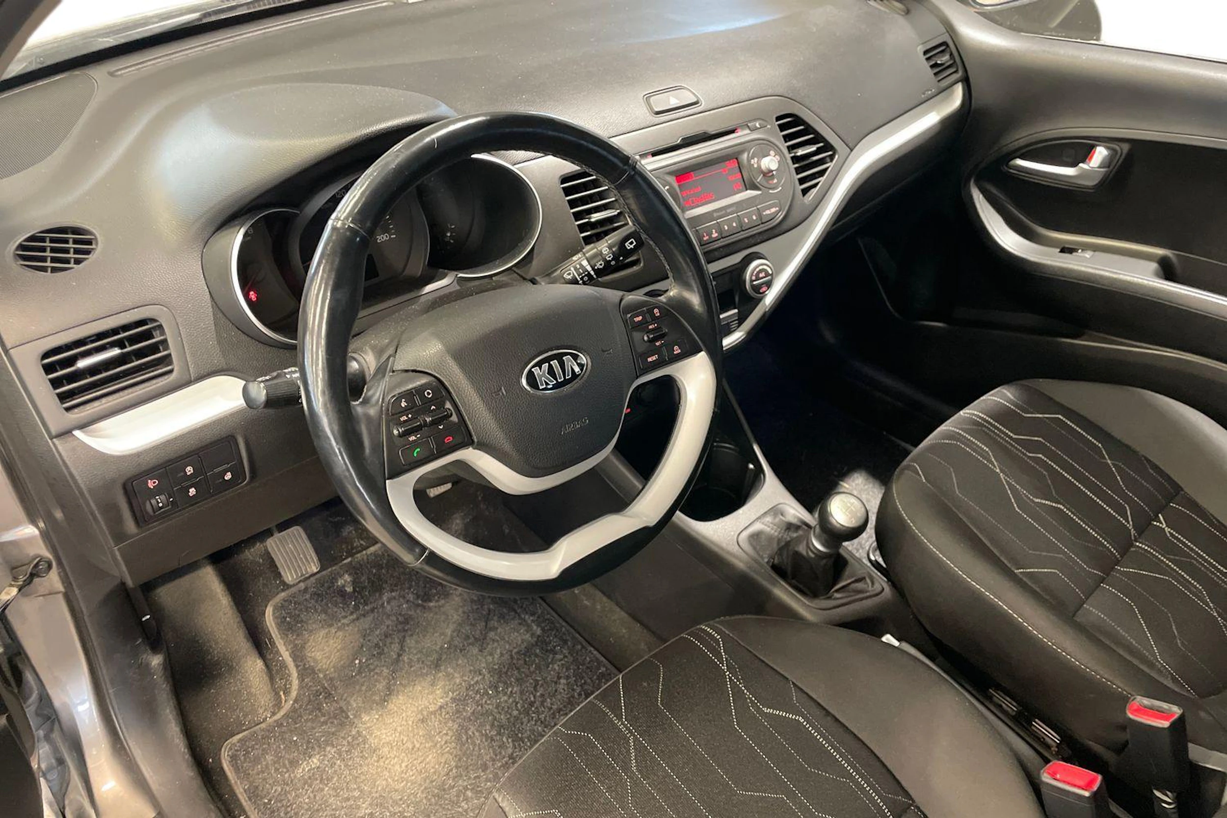 Harmaa Kia Picanto 2017 kuva 3.